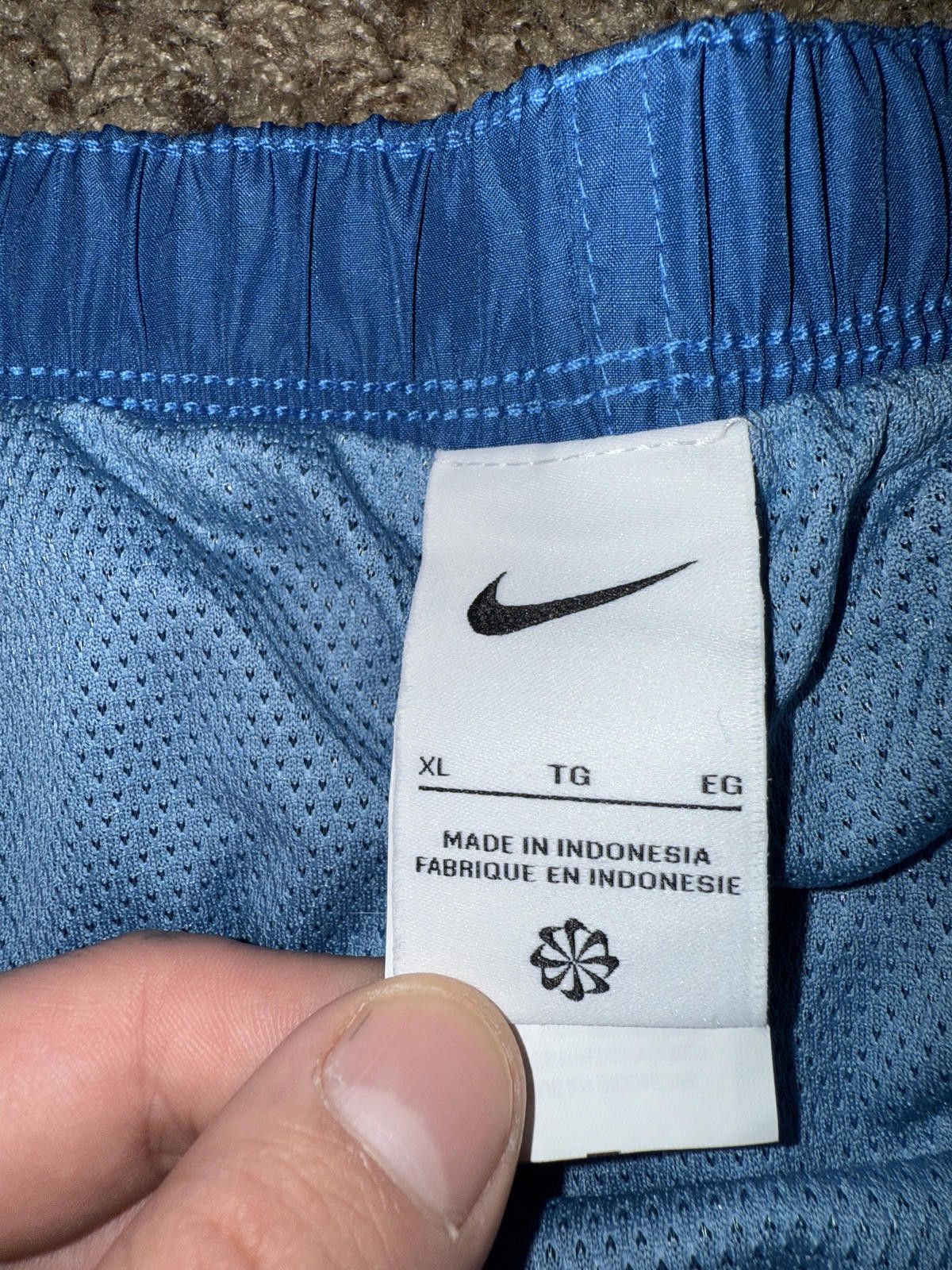 Nike Men's Nike Belted Packable 9" Volley Swim Shorts Size US 36 / EU 52 - 12 Thumbnail