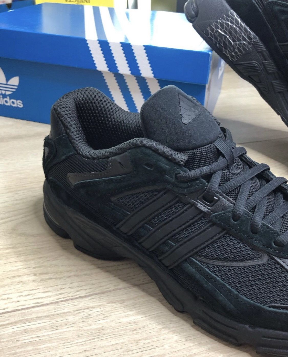 Adidas Adidas Response CL Size US 8 / EU 41 - 4 Thumbnail