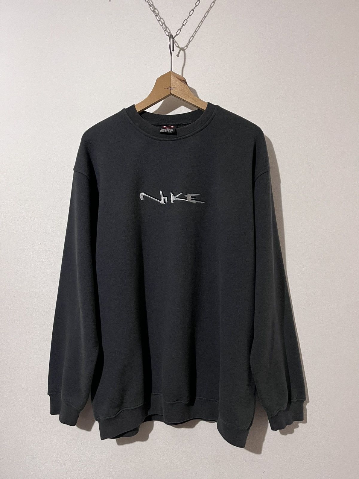 Nike RARE💫 VTG Nike Y2K “Scribble Logo” Crewneck Size US XXL / EU 58 / 5 - 2 Thumbnail