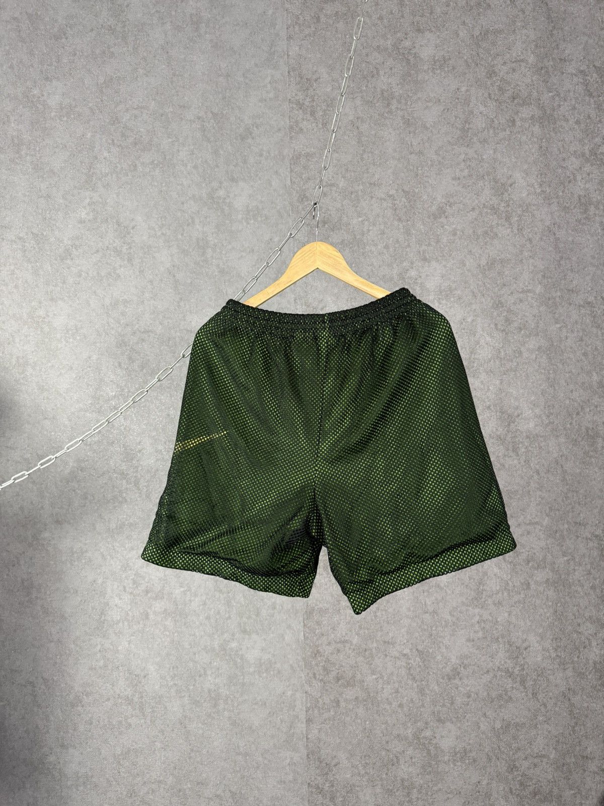Nike Nike big swoosh vintage shorts Size US 34 / EU 50 - 4 Thumbnail