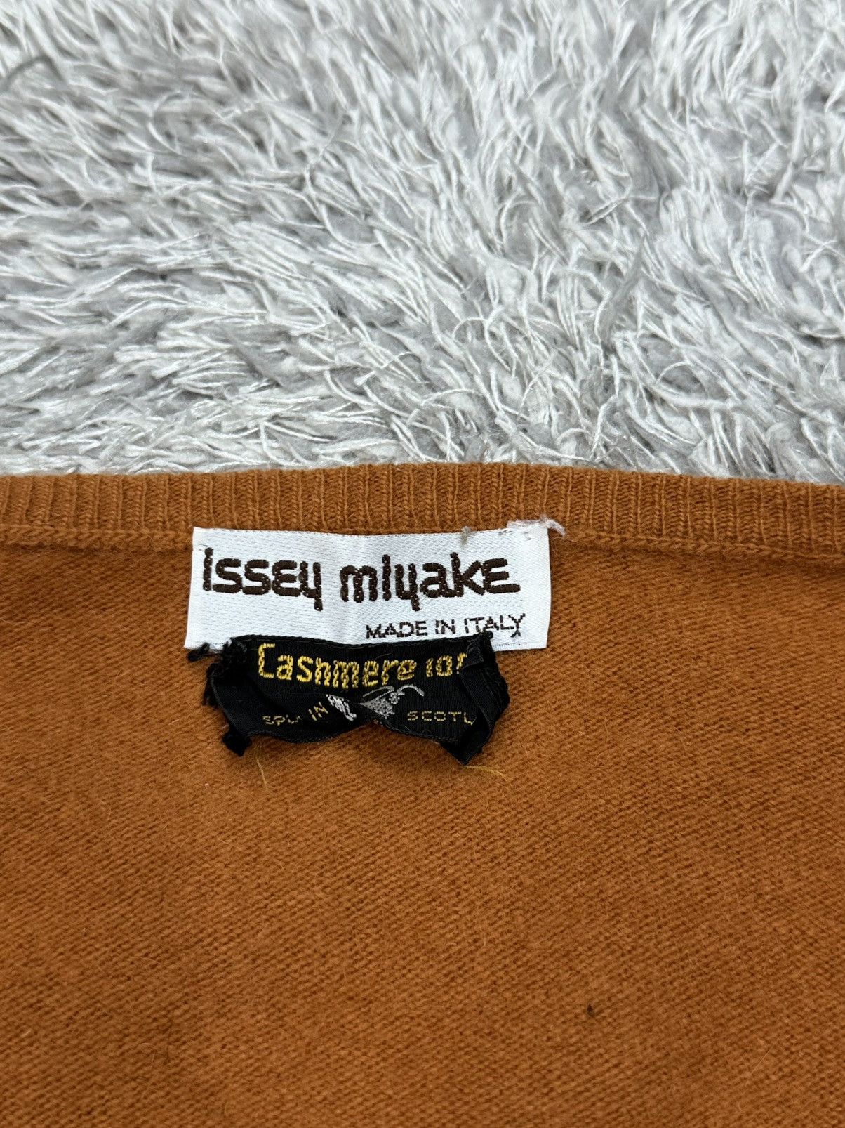 Issey Miyake ISSEY MIYAKE FLORAL APPLIQUÉS CROP CASHMERE SWEATER Size XXS / US 00 / IT 34 - 10 Thumbnail