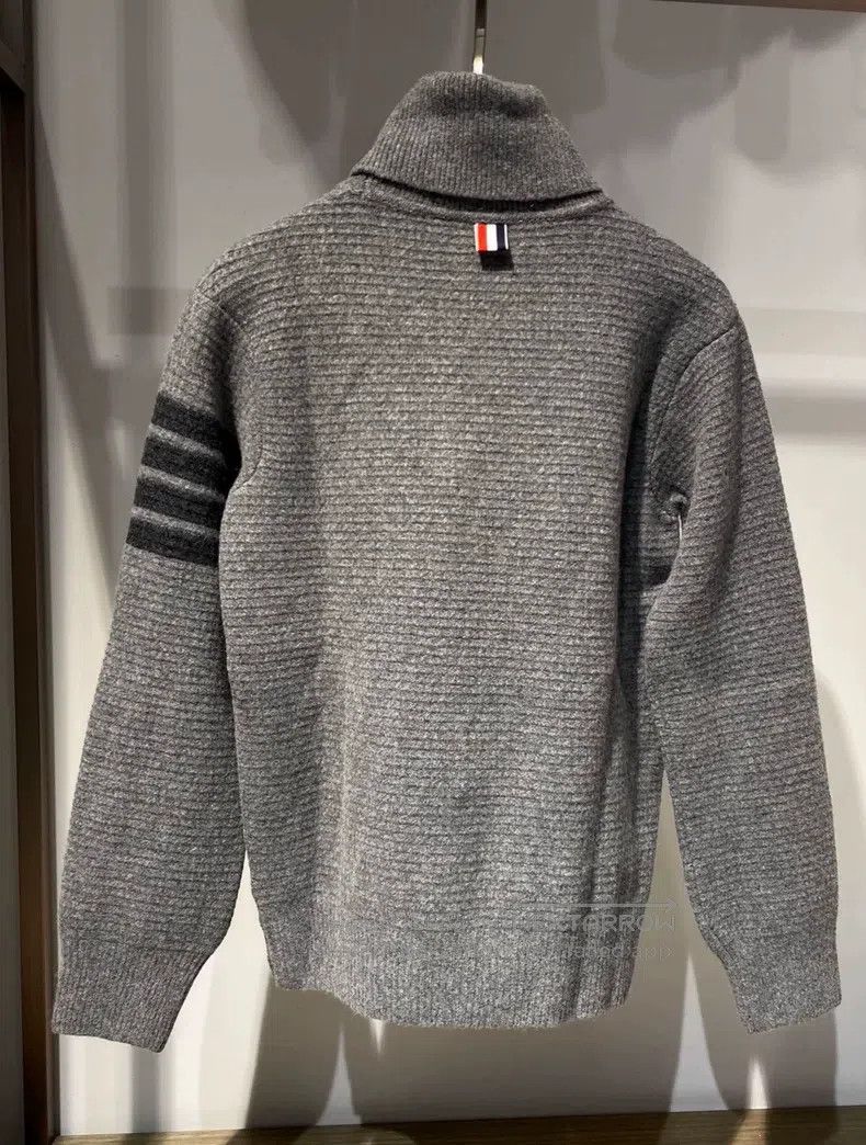 Thom Browne Thom Browne Cashmere Turtleneck Sweater Size XS / US 0-2 / IT 36-38 - 4 Thumbnail