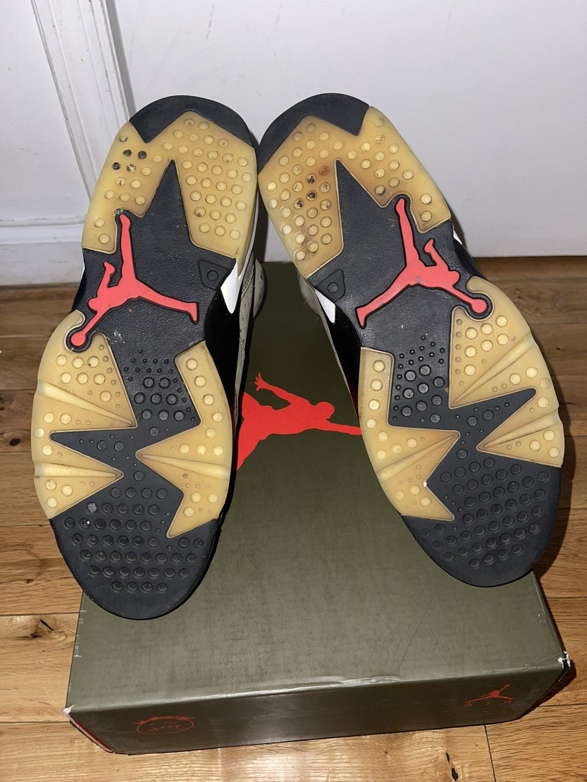 Jordan Brand × Travis Scott Jordan 6 Retro x Travis Scott Mid Olive Size US 12 / EU 45 - 6 Thumbnail