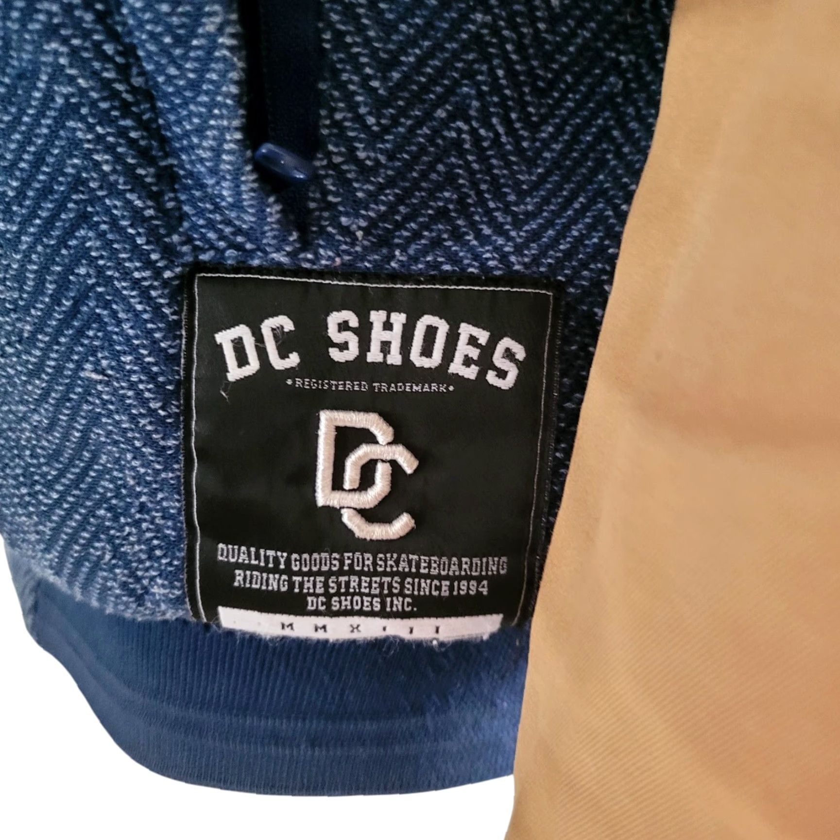 Vintage DC Shoes Emerald Coast Bomber Jacket M Navy Blue & Tan Men’s Jacket Bomber Navy Tan 90s? No Size US M / EU 48-50 / 2 - 3 Thumbnail