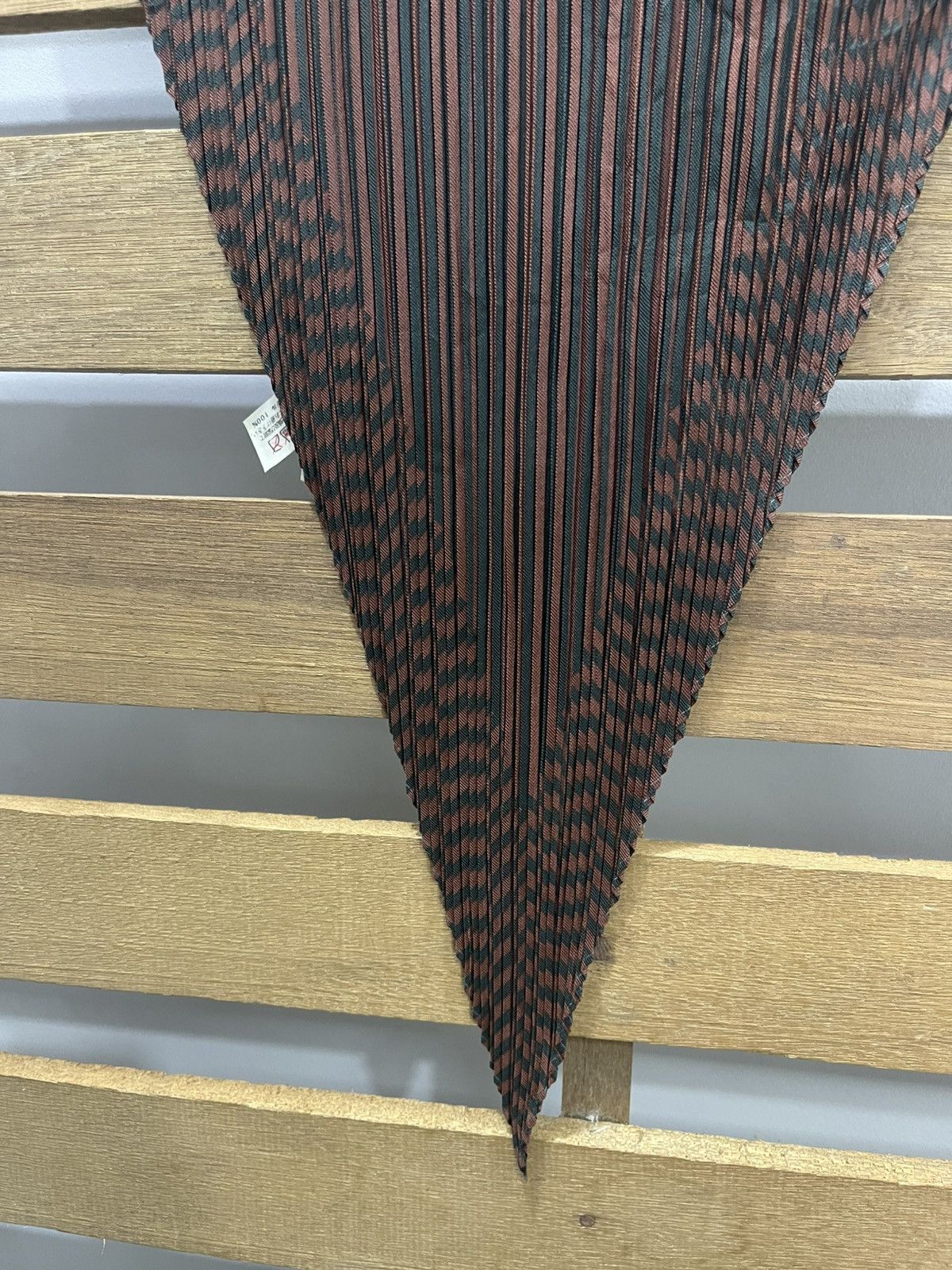 Pleats Please Issey Miyake Issey Miyake Pleats Please "Madame-T" Inspired Zigzag Scarf Size ONE SIZE - 3 Thumbnail
