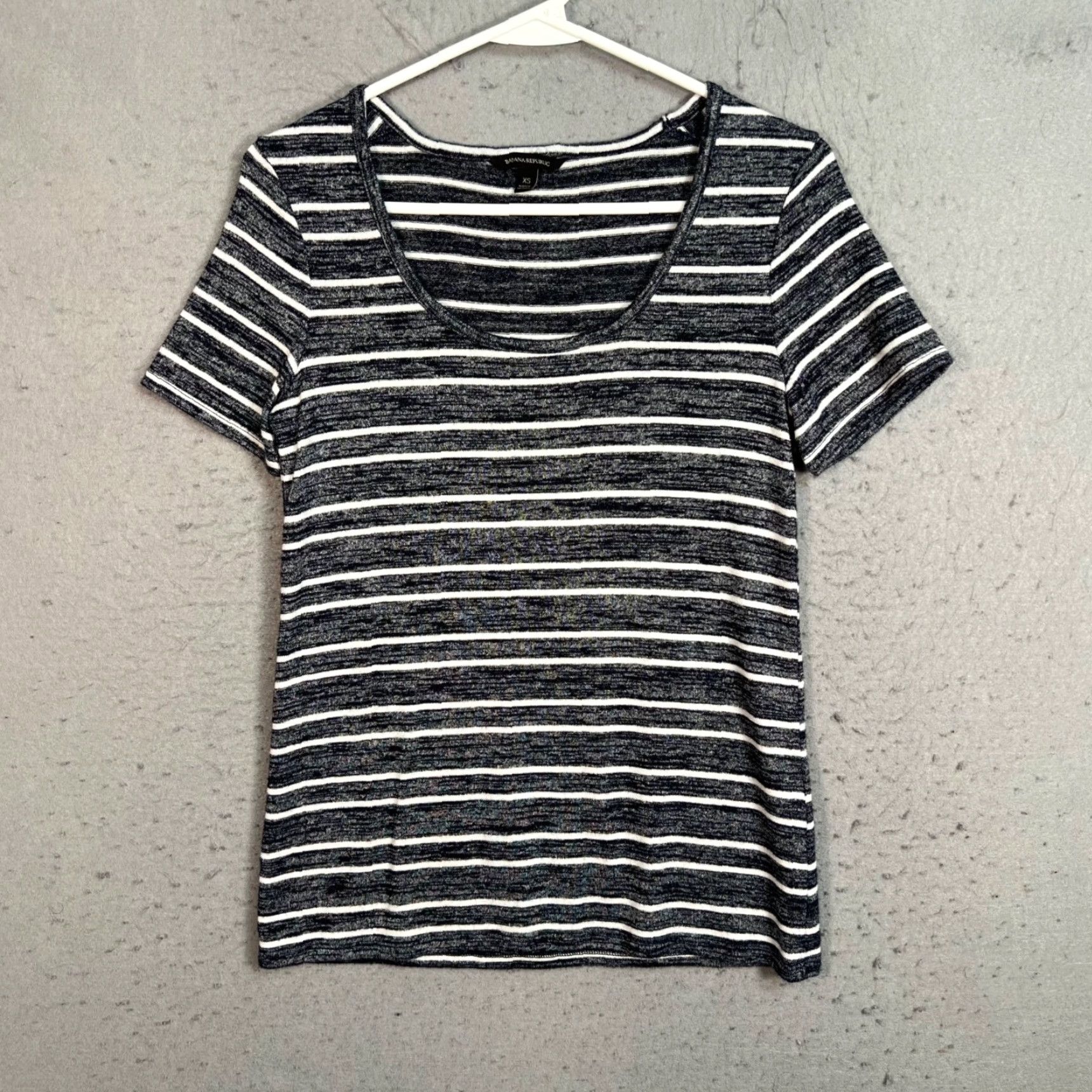 Banana Republic Banana Republic T-Shirt Striped Short Sleeve XS Womens Black & White Shirt, 90s, Vintage, Regular Size XS Womens Size XS / US 0-2 / IT 36-38 - 2 Thumbnail
