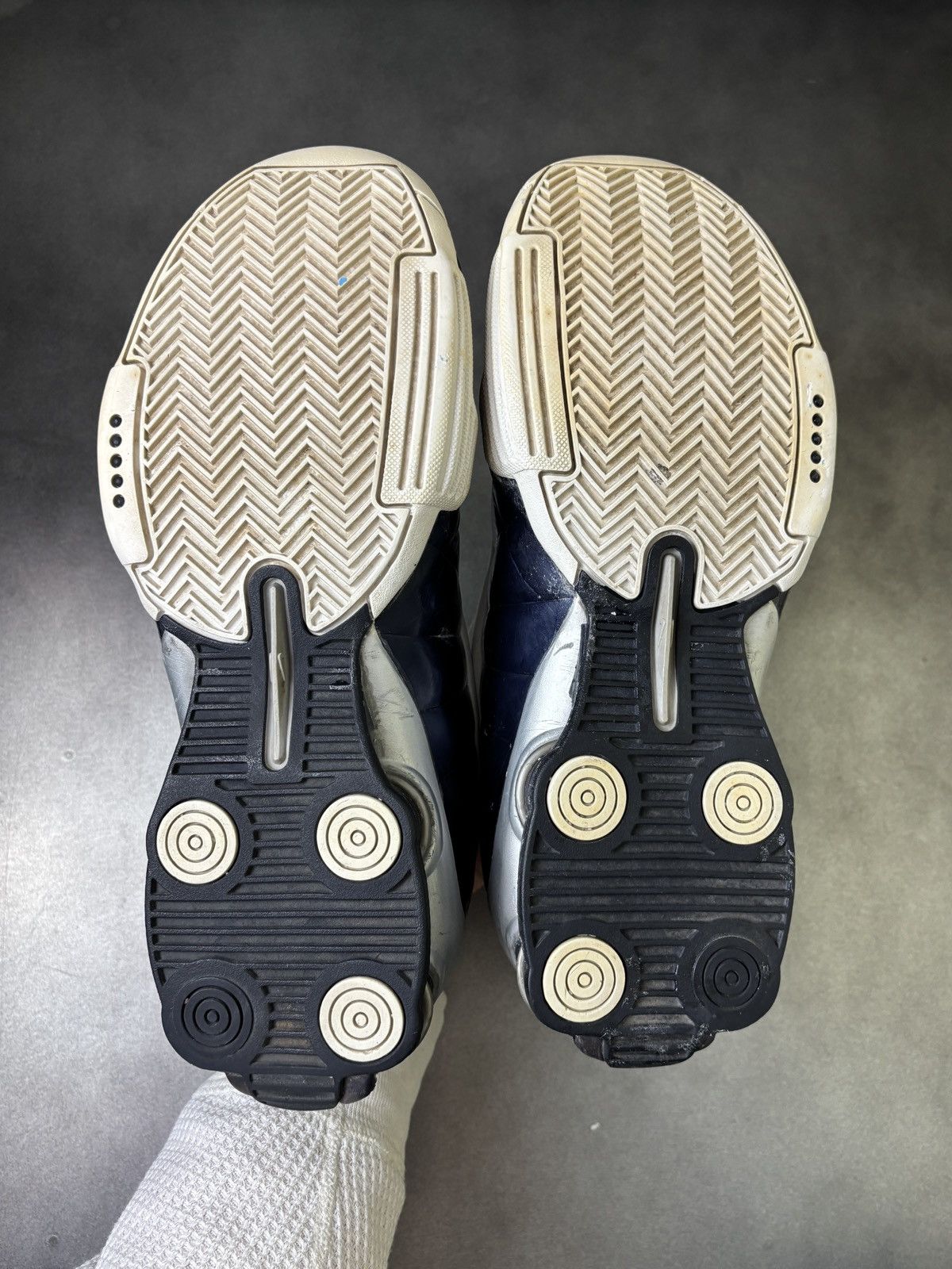 Nike × Vintage OG 2001 Nike Shox BB4 Vintage Nike Vince Carter Basketball Size US 10.5 / EU 43-44 - 16 Thumbnail