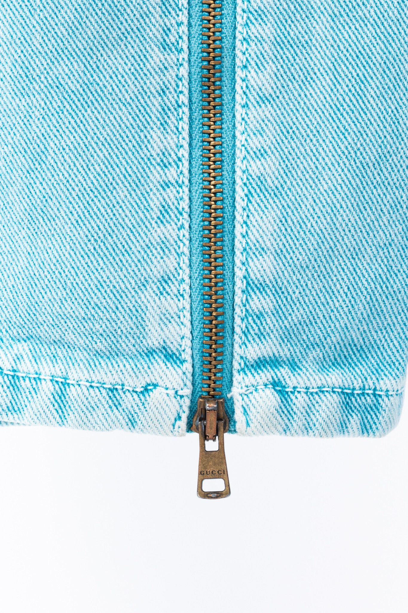 Gucci Gucci PF/19 Embroidered Cherry Tapered Paperbag-Waist Jeans Size 25" / US 0 / IT 36 - 7 Thumbnail