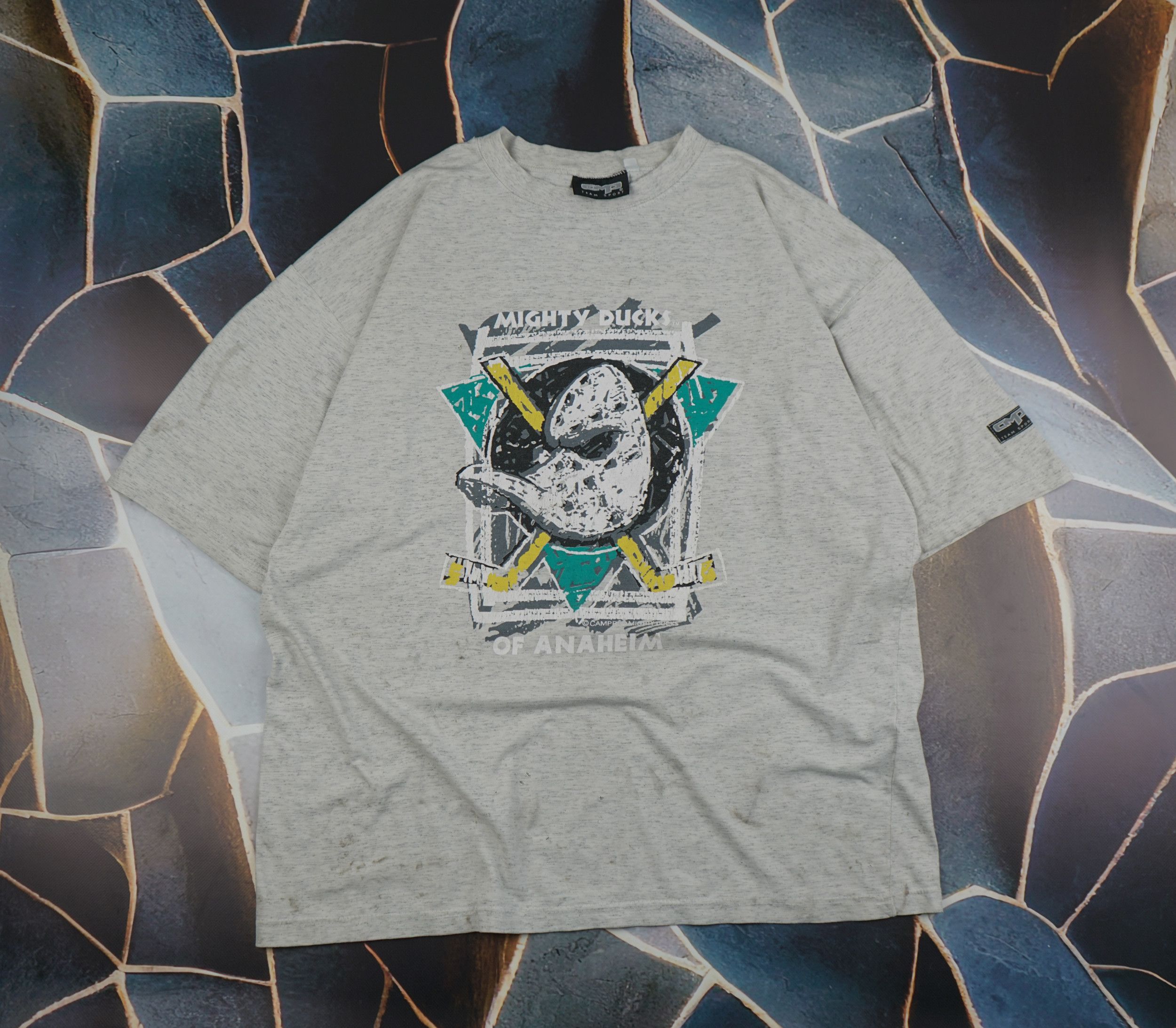 NHL × Vintage Vintage 90s Mighty Ducks Thrashed Distressed T-Shirt Size US XL / EU 56 / 4 - 1 Thumbnail