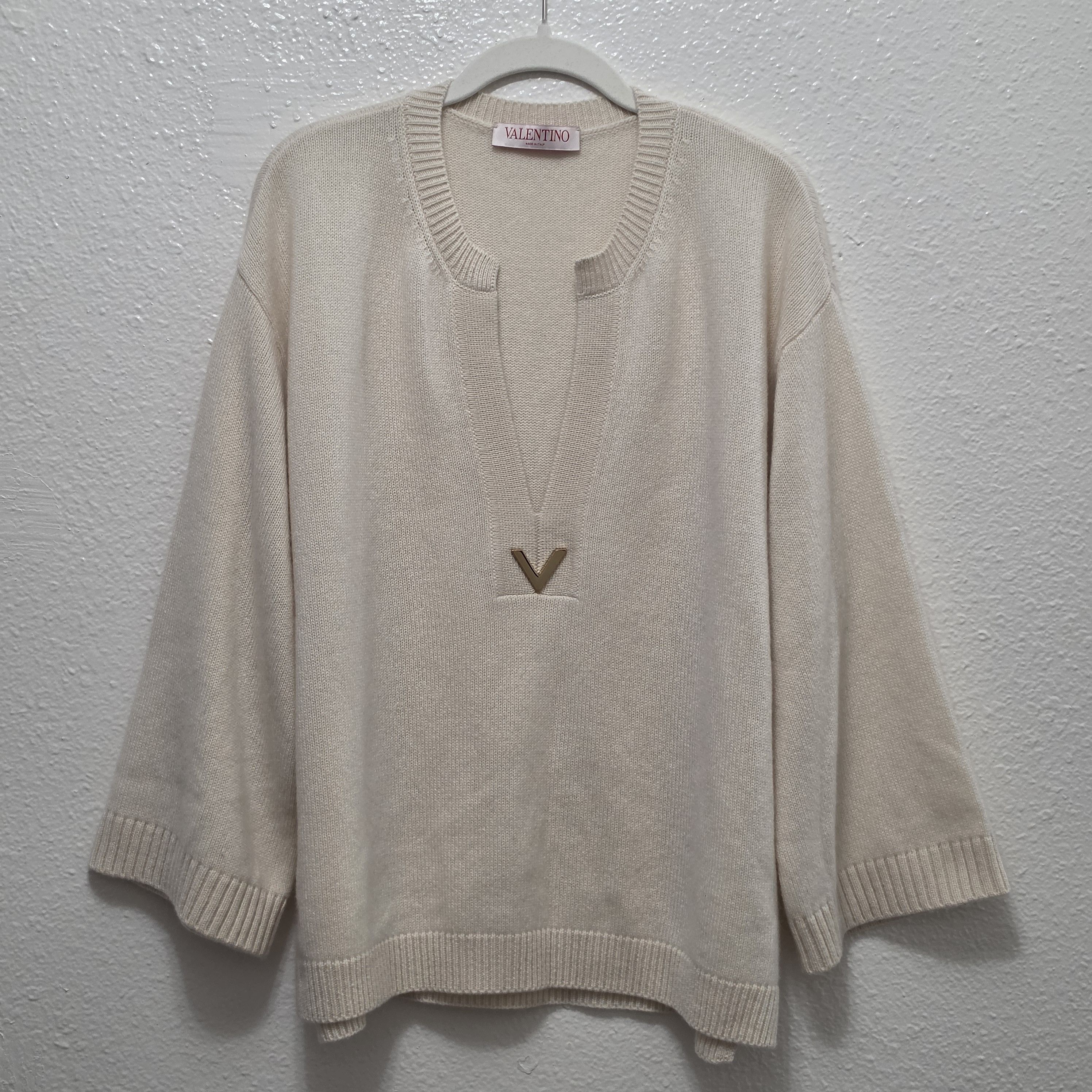 Valentino Cashmere V-neck Sweater Size L / US 10 / IT 46 - 2 Thumbnail