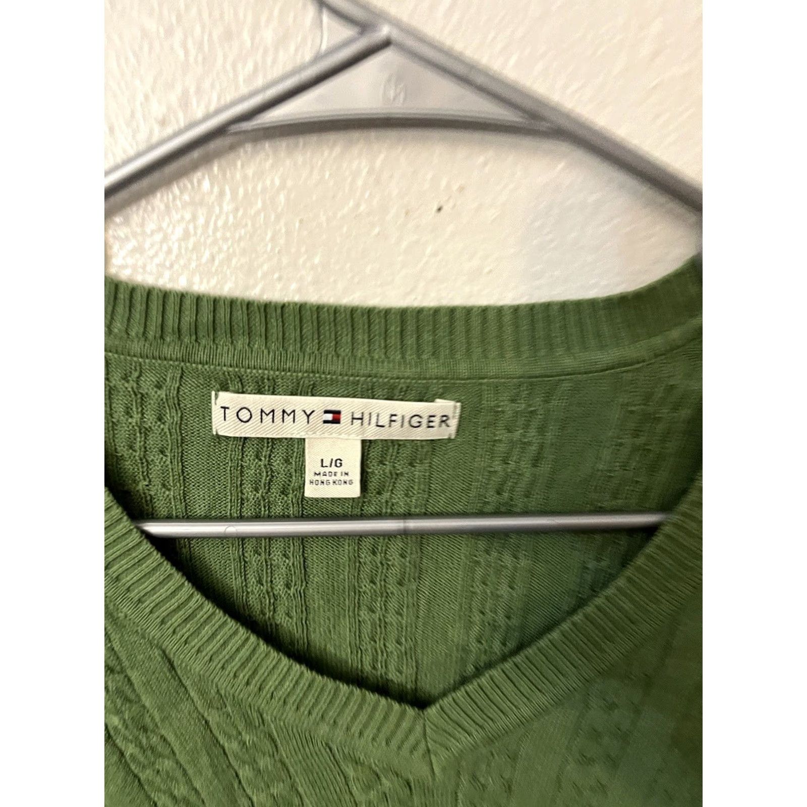 Tommy Hilfiger VINTAGE Tommy Hilfiger Women's Green Cable-Knit V-Neck Pullover Sweater L Size L / US 10 / IT 46 - 3 Thumbnail