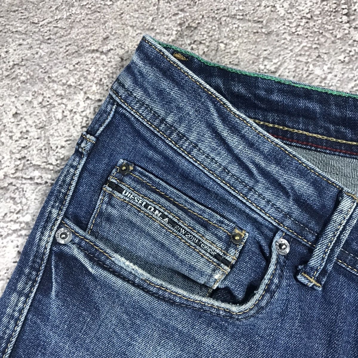 Diesel VINTAGE DIESEL JEANS CASUAL STREETWEAR FADED LOW RISE Y2K Size US 34 / EU 50 - 4 Thumbnail