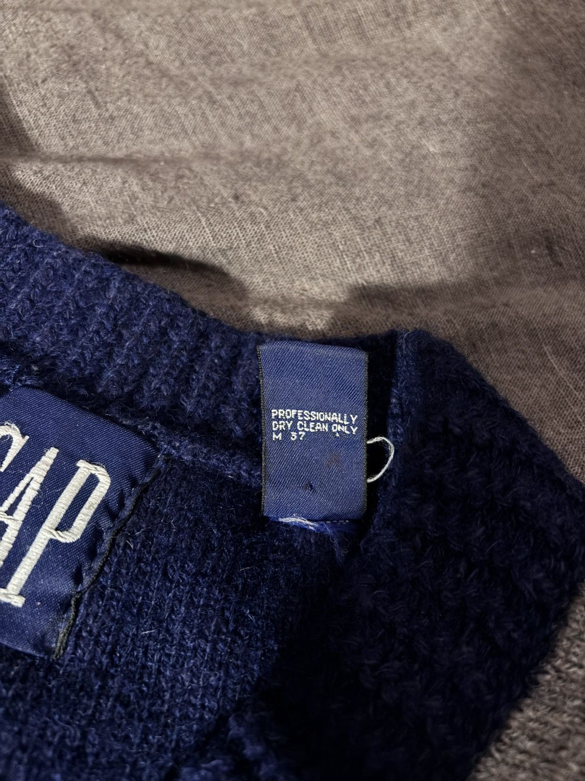 Gap GAP | Vintage Navy V-Neck Wool Sweater, Large Size US L / EU 52-54 / 3 - 5 Thumbnail