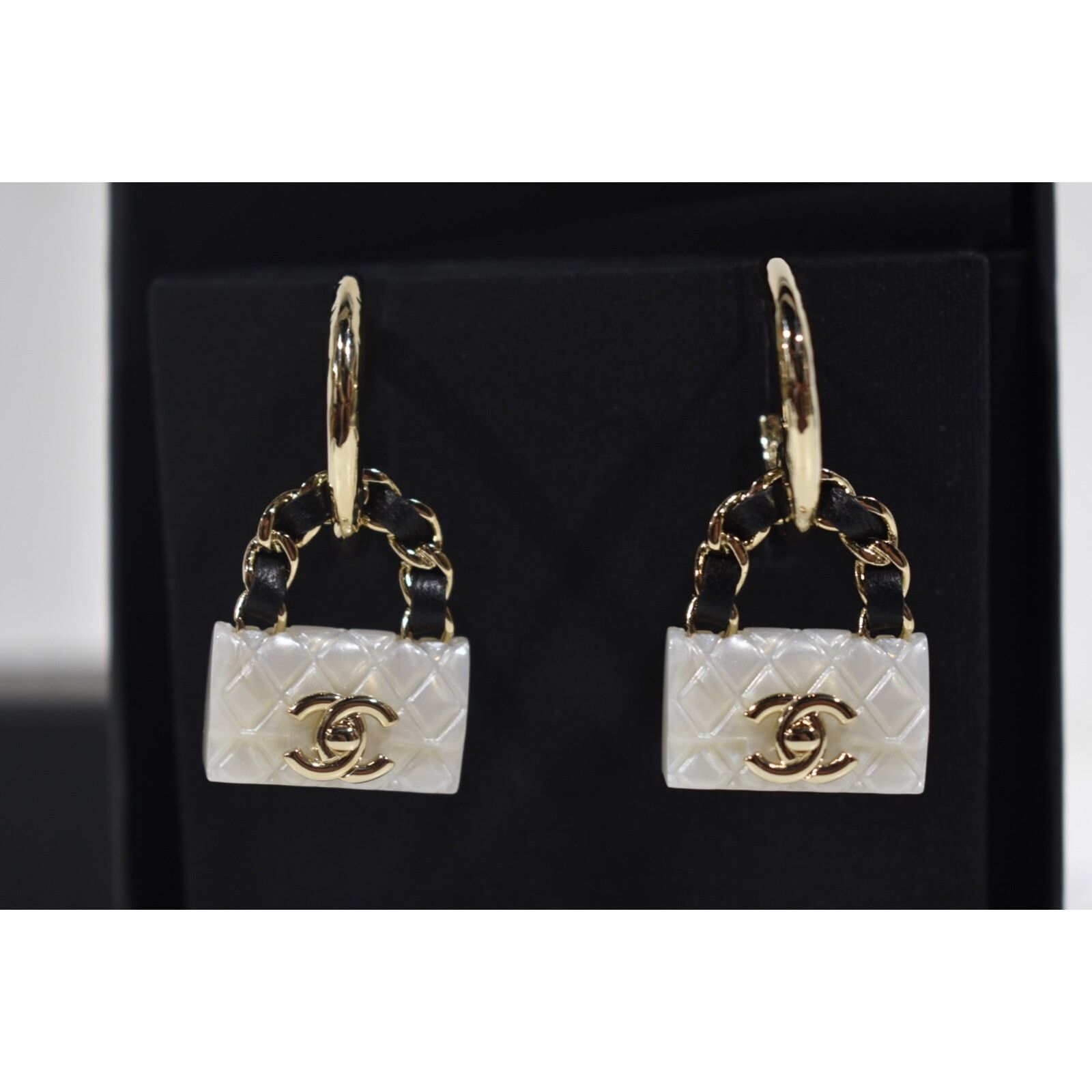 Chanel Chanel Quilted Bag Gold CC Logo Dangle Drop Hoop Earrings Size ONE SIZE - 6 Thumbnail