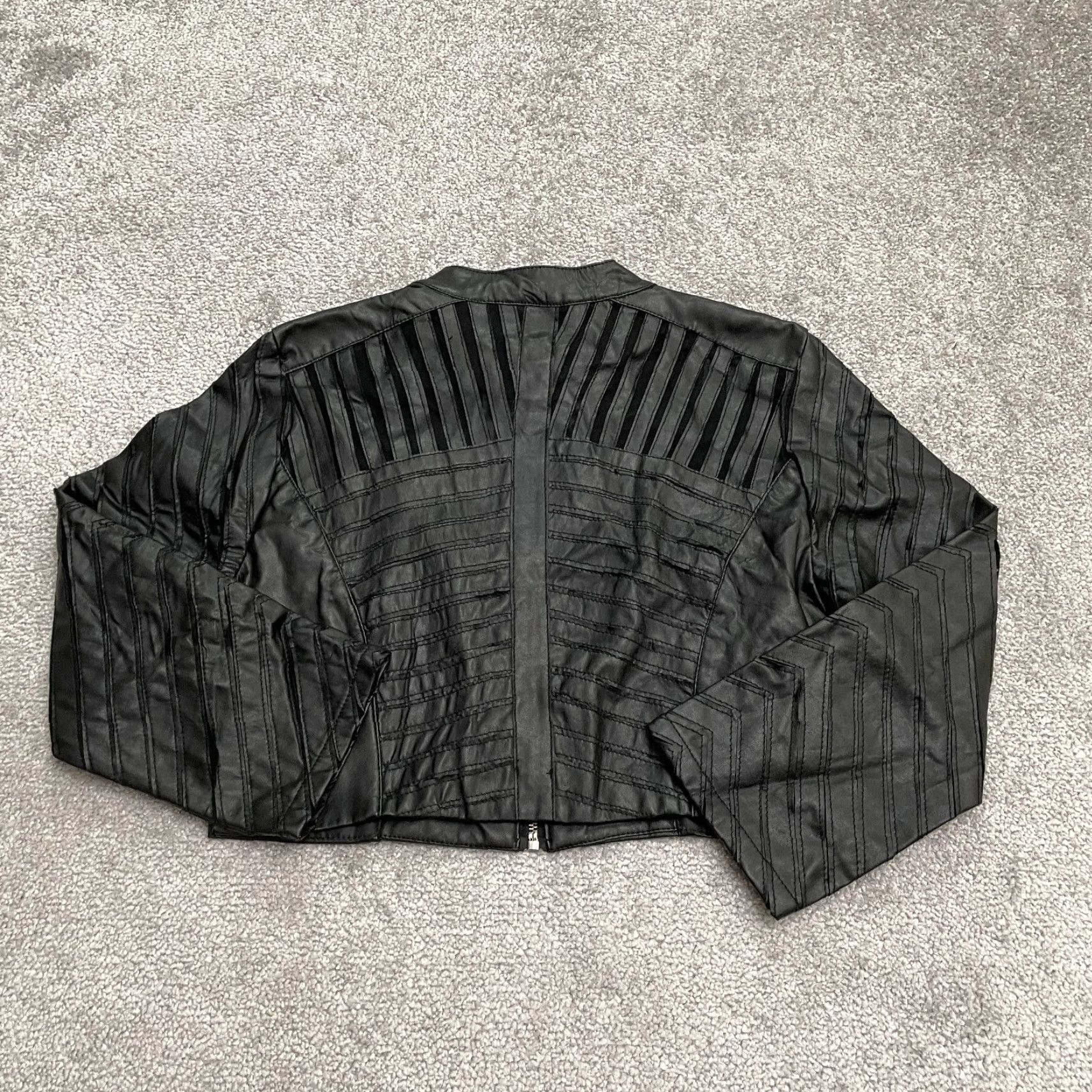 New Look New Look Cropped Jacket - Black - Juniors Large - Full Zip - Casual Outdoor - Leather Look - Logo Accent - Long Sleeve - Solid - JACKET Women Size L / US 10 / IT 46 - 2 Thumbnail