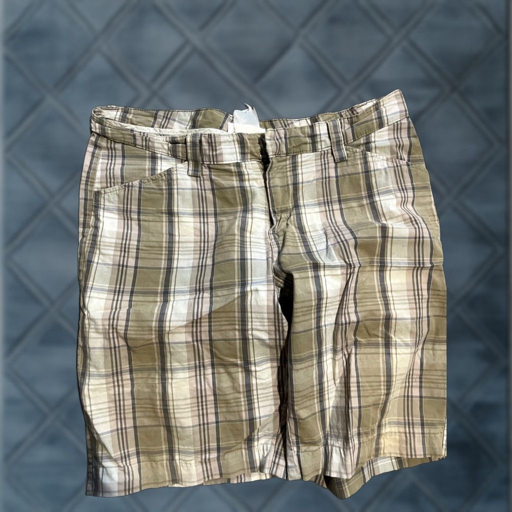 Lee LEE Women’s Golf Bermuda Shorts Plaid Gray Brown - 14 - Multicolor - Flat Front - High Rise - Pockets - Stretch - Cotton/Spandex - Machine Washable Size 36" / US 14 / IT 50 - 1 Thumbnail