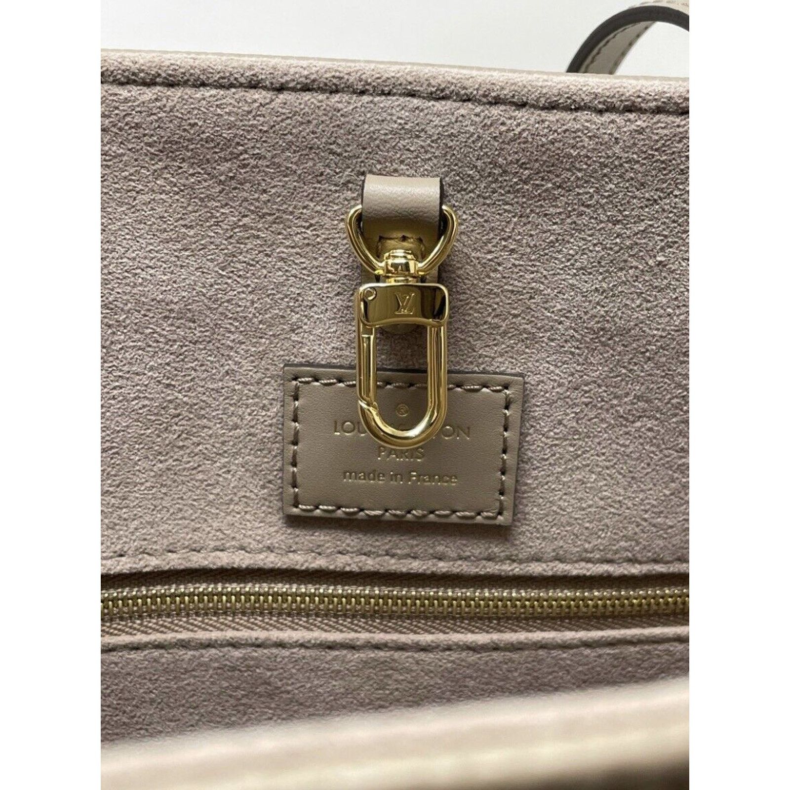 Louis Vuitton Louis Vuitton OnTheGo Tote MM Turtle Dove Brand New Rare! Size ONE SIZE - 10 Thumbnail