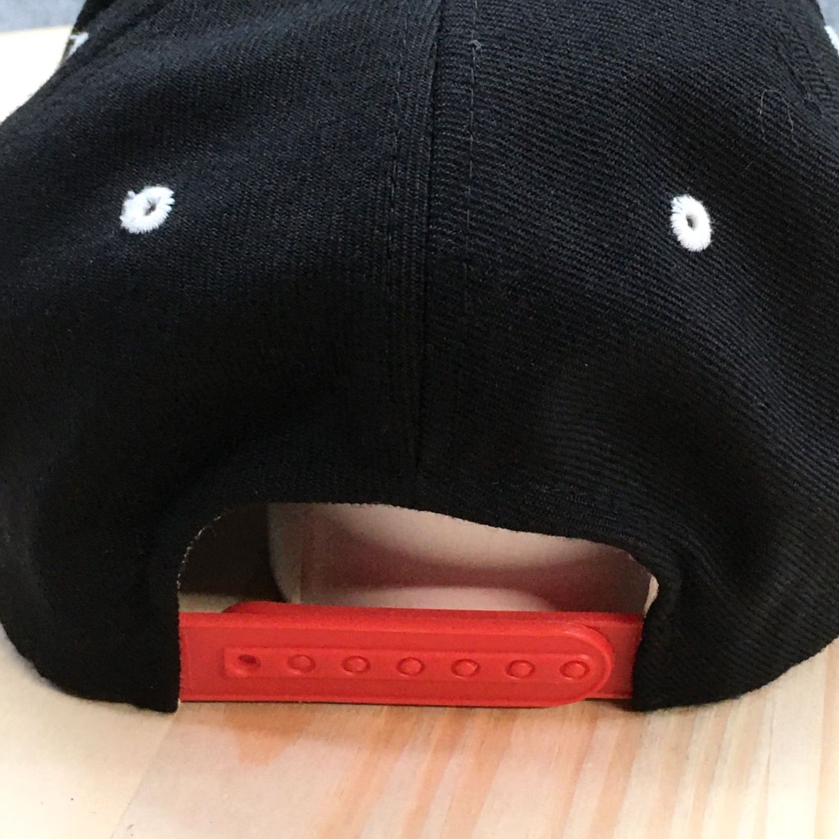 Zephyr Zephyr Chicago Blackhawks Snapback Cap Hat Mens One Size Black NHL Flat Brim Adjustable Brand: Zephyr, Men, Snapback, Black, One Size Size ONE SIZE - 7 Thumbnail