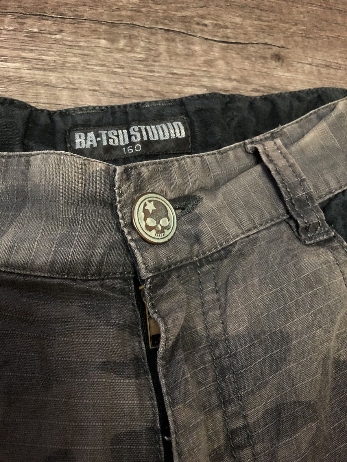 Designer × Japanese Brand BA-TSU STUDIO SKULL DESIGN CAMO SHORT PANTS Size US 30 / EU 46 - 13 Thumbnail