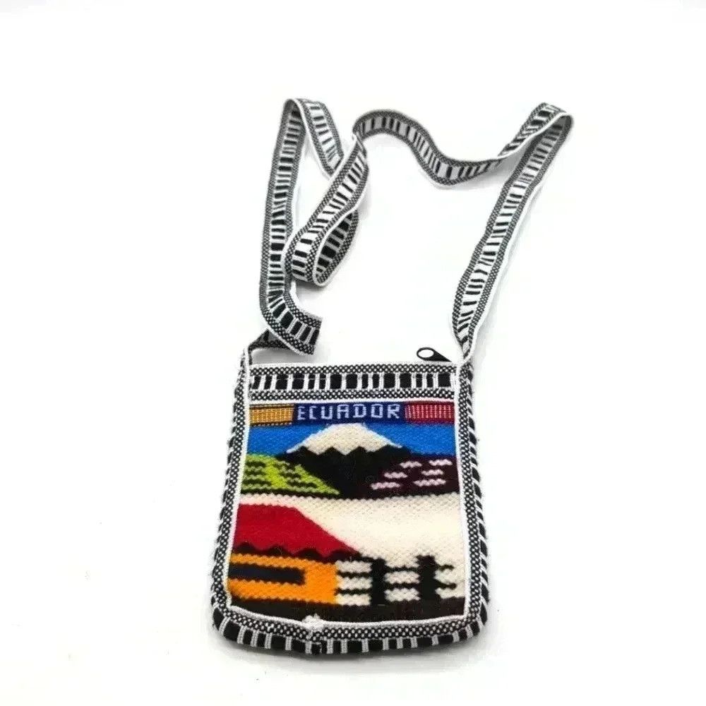 Vintage Ecuador Souvenir Purse woven mountain scene Size ONE SIZE - 1 Thumbnail
