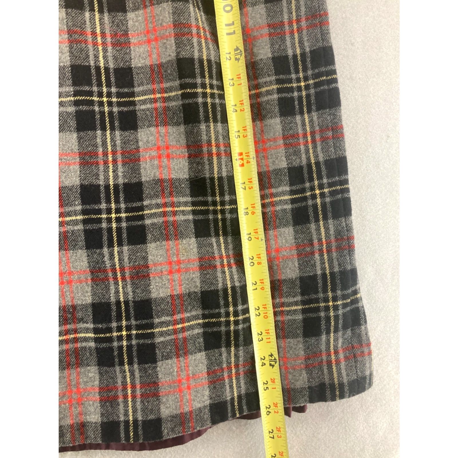 Pendleton VINTAGE Pendleton Wool Skirt Women's Large Tartan Plaid 80s Wool Casual Country Black Red Size 36" / US 14 / IT 50 - 5 Thumbnail