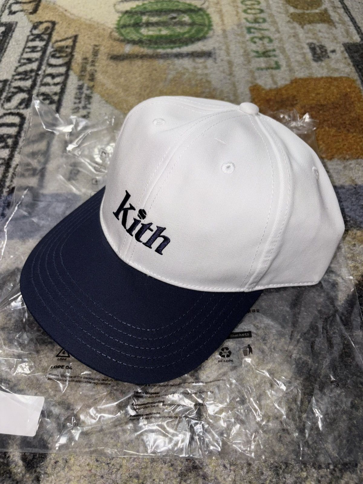 Kith × Ronnie Fieg × Wilson Kith x Wilson Two Tone Aaron Cap Size ONE SIZE - 1 Thumbnail