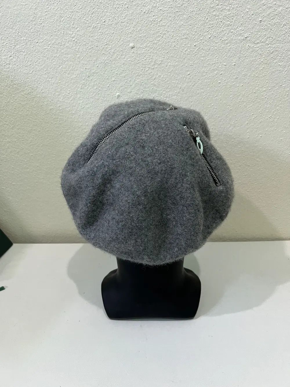 Japanese Brand × Seditionaries Japanese Brand Seditionaries Gothic Zipper Beret Hat Size ONE SIZE - 8 Thumbnail