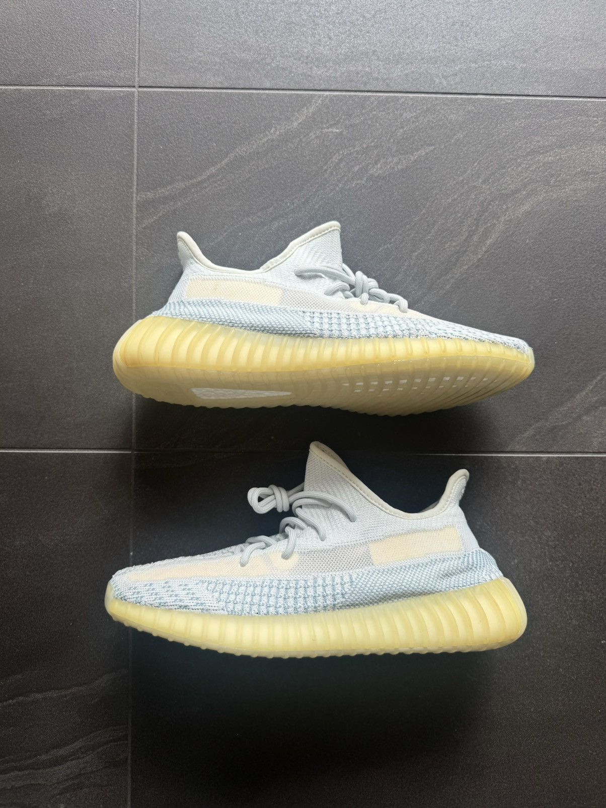 Adidas YEEZY BOOST 350 V2 Size US 9.5 / EU 42-43 - 2 Thumbnail