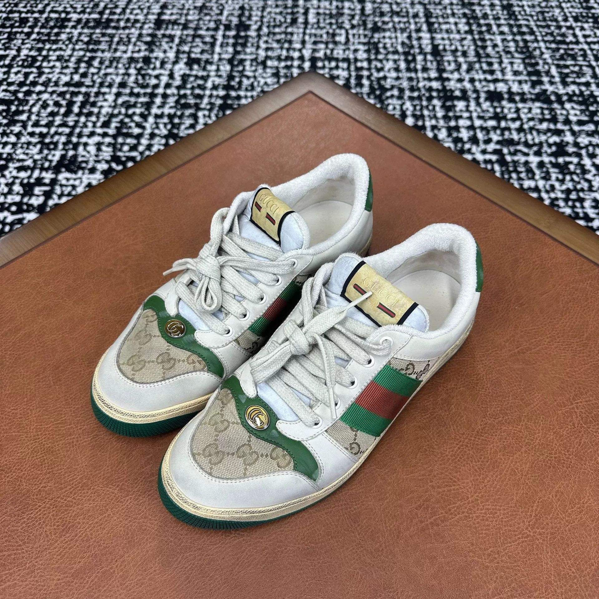 Gucci Gucci Green Lowtop Sneakers 9 Men Size US 9 / EU 42 - 1 Thumbnail