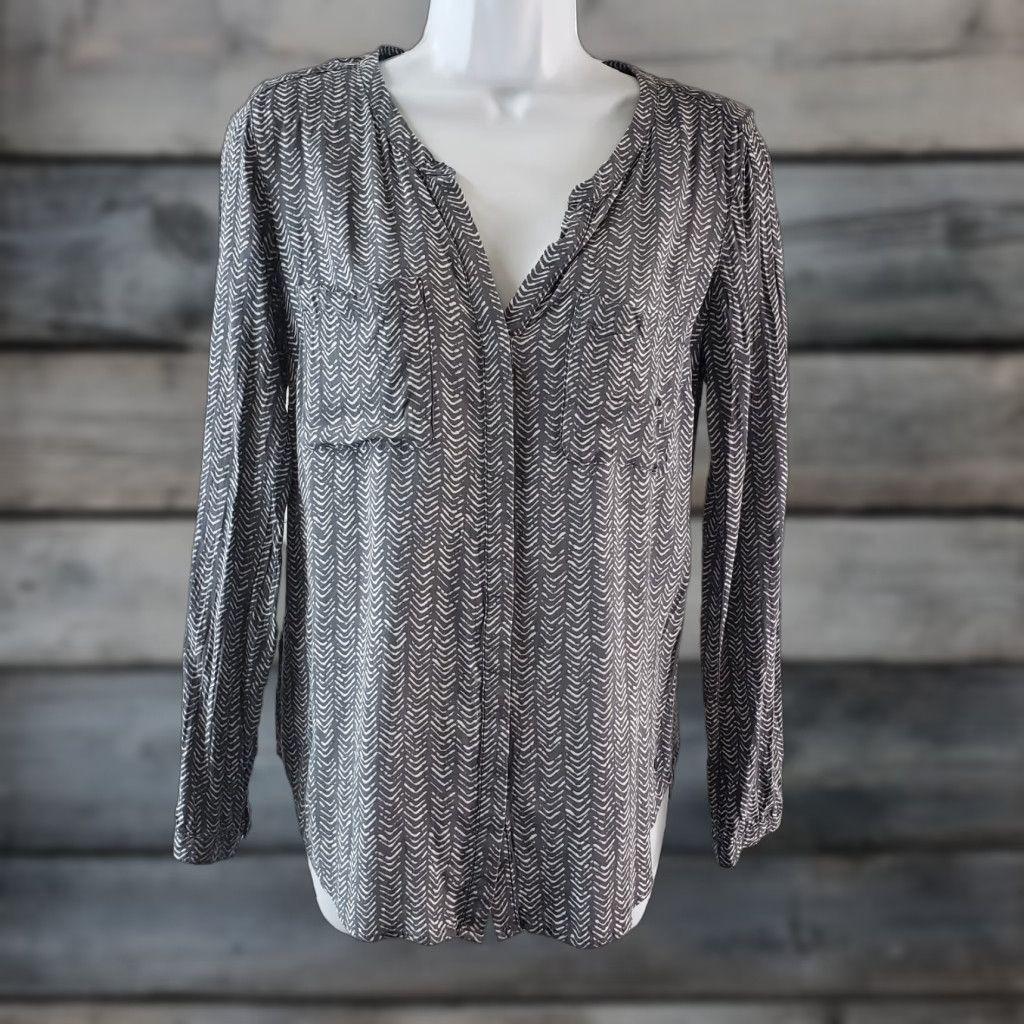Eddie Bauer Eddie Bauer Womens Button Front Shirt XS Gray Long Sleeve Rayon Blouse Womens XS Gray Long Sleeve Rayon Size XS / US 0-2 / IT 36-38 - 1 Thumbnail