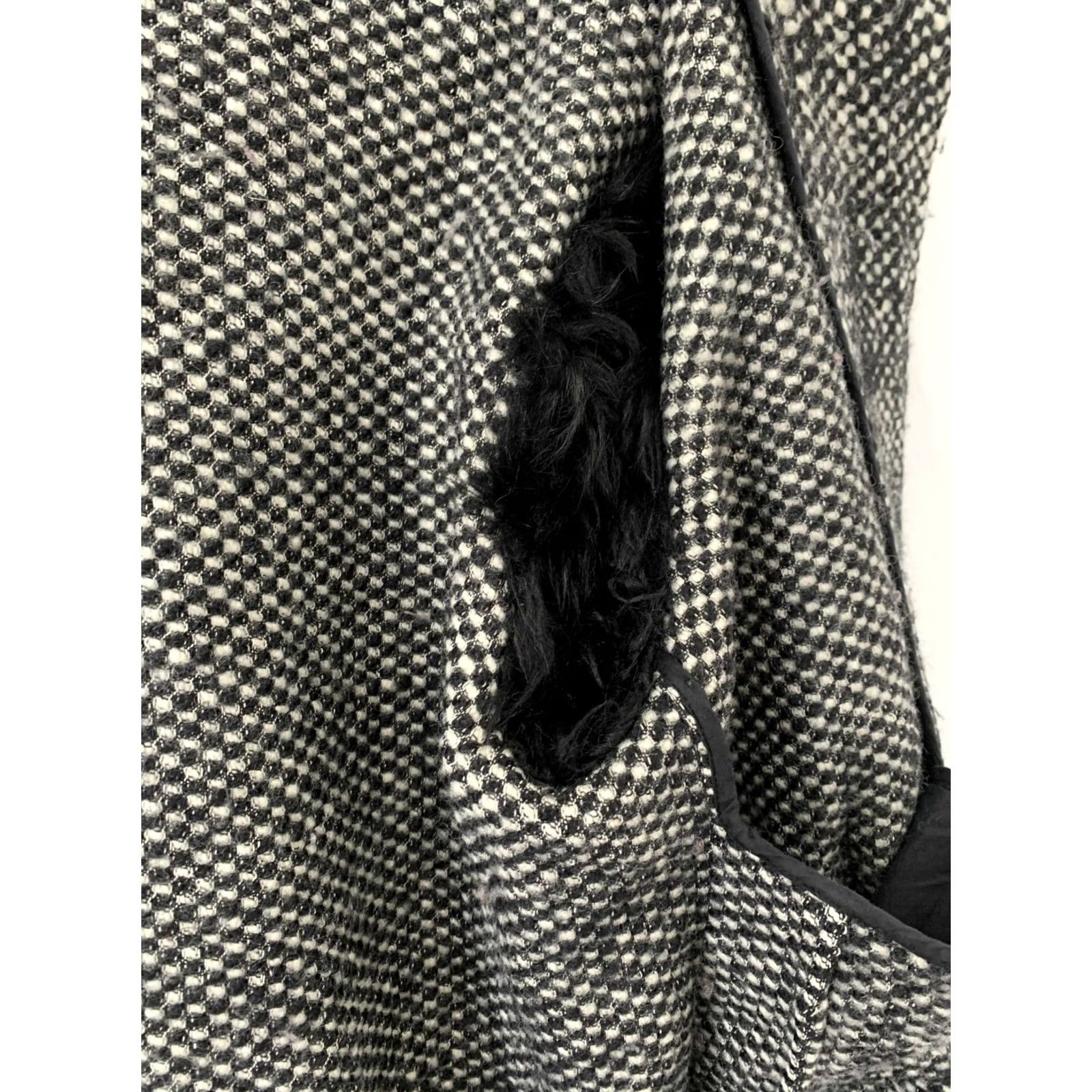 Marni Marni Coat Wool Short Sleeve M White Black Faux Fur Collar Women Milanesque Streetwear Wool Coat Size 32" / US 10 / IT 46 - 6 Thumbnail