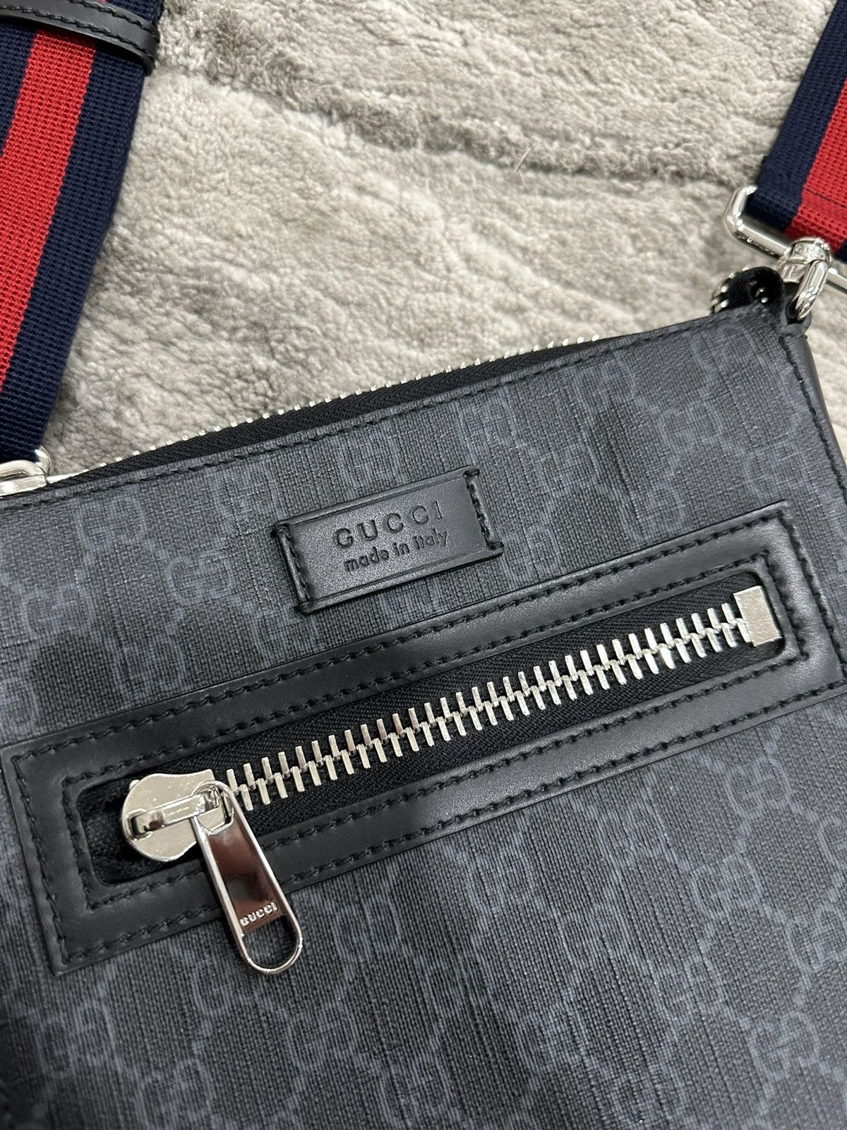Gucci GUCCI GG BLACK SMALL MESSENGER BAG Size ONE SIZE - 4 Thumbnail