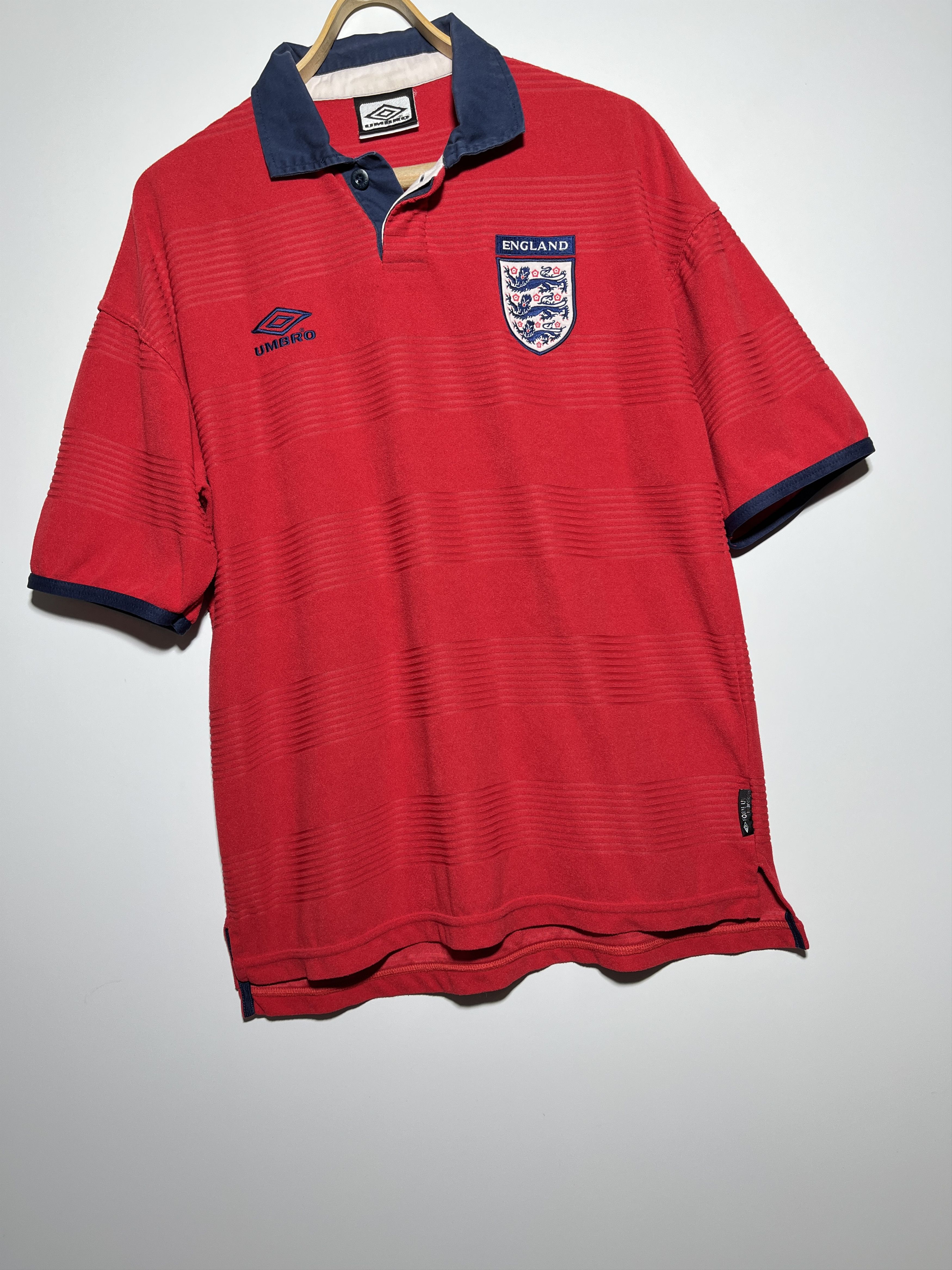 Umbro × Vintage Umbro England National Team 1999-2001 Away Football Jersey Size US L / EU 52-54 / 3 - 4 Thumbnail