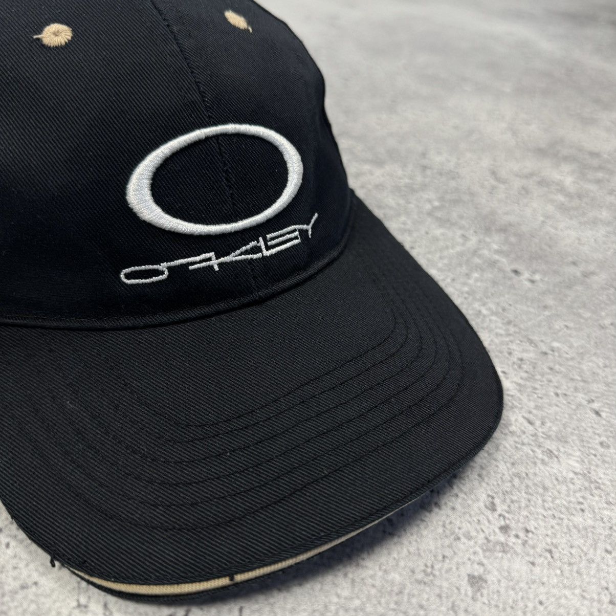 Oakley × Vintage Vintage Oakley Logo Y2K Cap Hat Size ONE SIZE - 3 Thumbnail