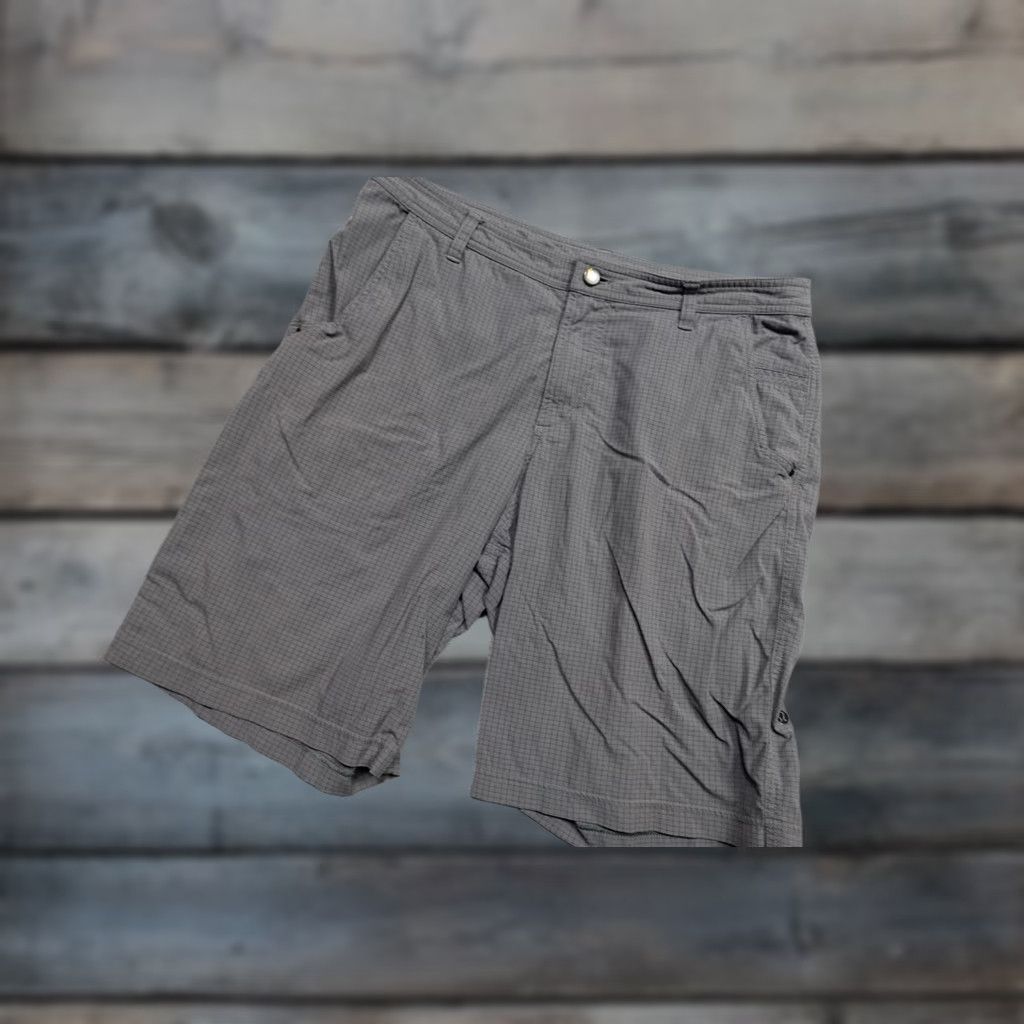 Lululemon Lululemon Mens Gray Performance Chino Short 34 5-Pocket Stretch Check Casual Regular Adult Medium? Size US 34 / EU 50 - 1 Thumbnail