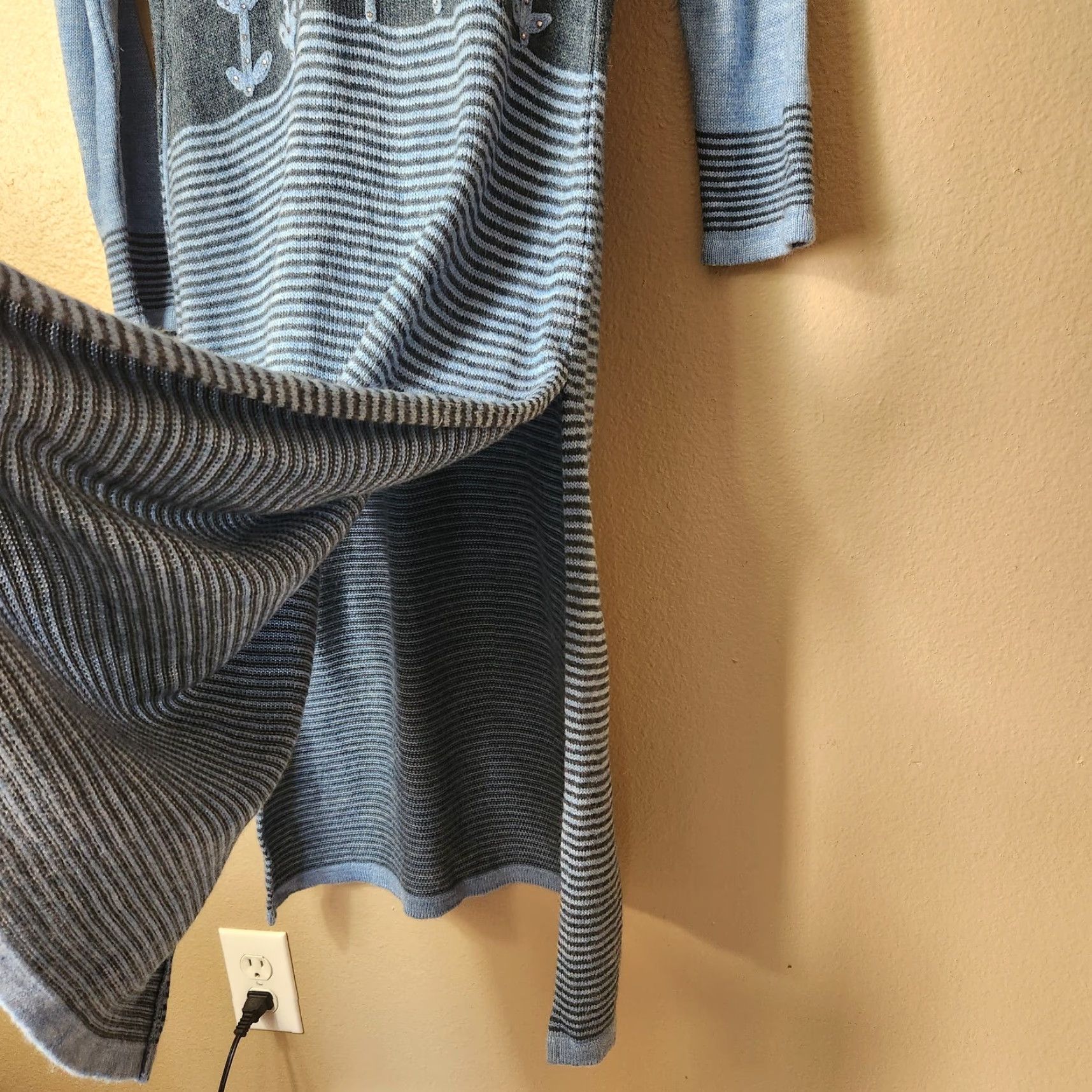 Vintage VINTAGE Flowers Gaarvi Blue/Gray Stripe Floral Long Sleeve Wool Blend Midi Dress-Size M Shirt Womens Size M / US 6-8 / IT 42-44 - 2 Thumbnail