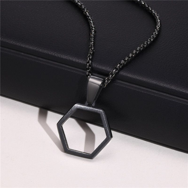 Jewelry Vintage Hollow Hexagon Necklaces Size ONE SIZE - 1 Thumbnail