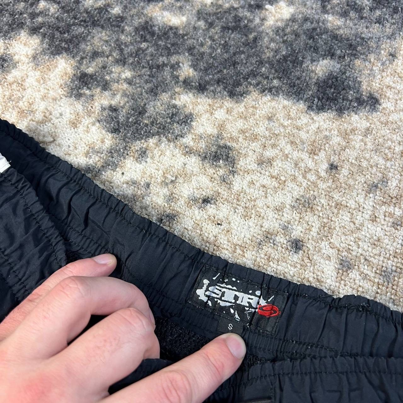 Japanese Brand Japanese Y2K Big Logo Nylon Parachute Track Pants Size US 30 / EU 46 - 6 Thumbnail