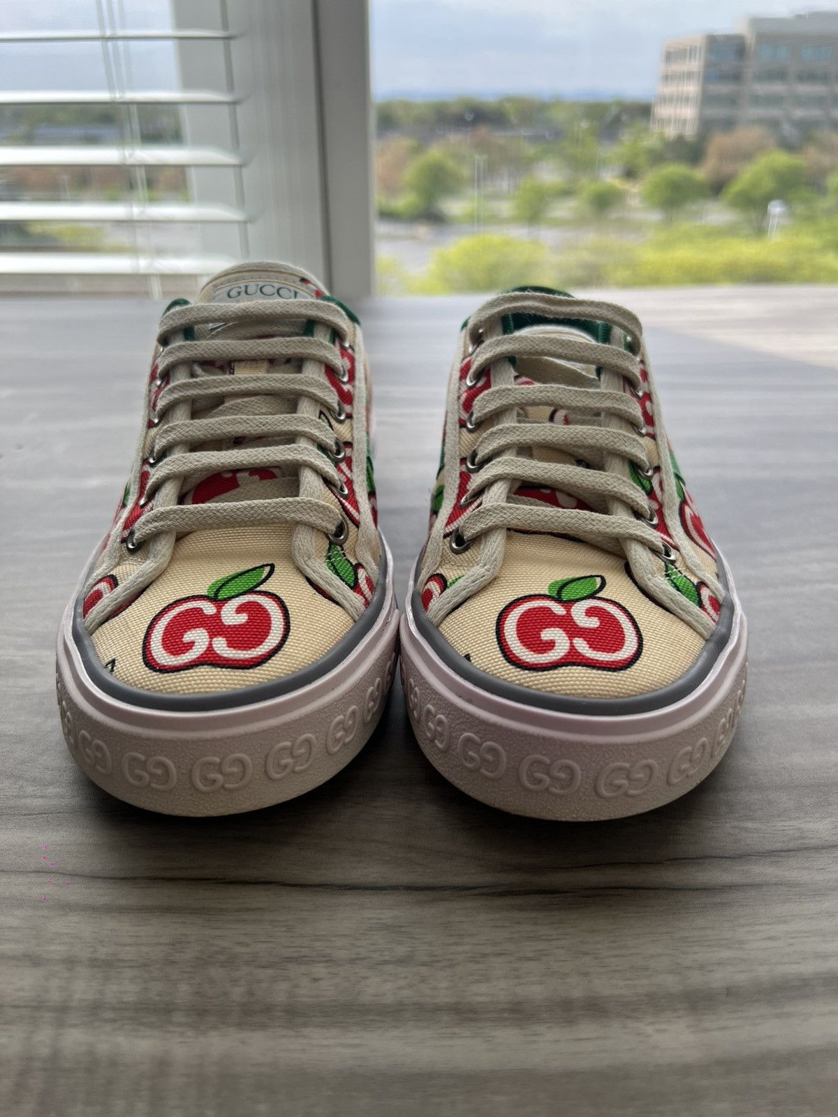 Gucci WORN ONCE Gucci 1977 GG Apple Print Size 5.5 Women’s (EU 36) Size US 5.5 / IT 35.5 - 7 Thumbnail