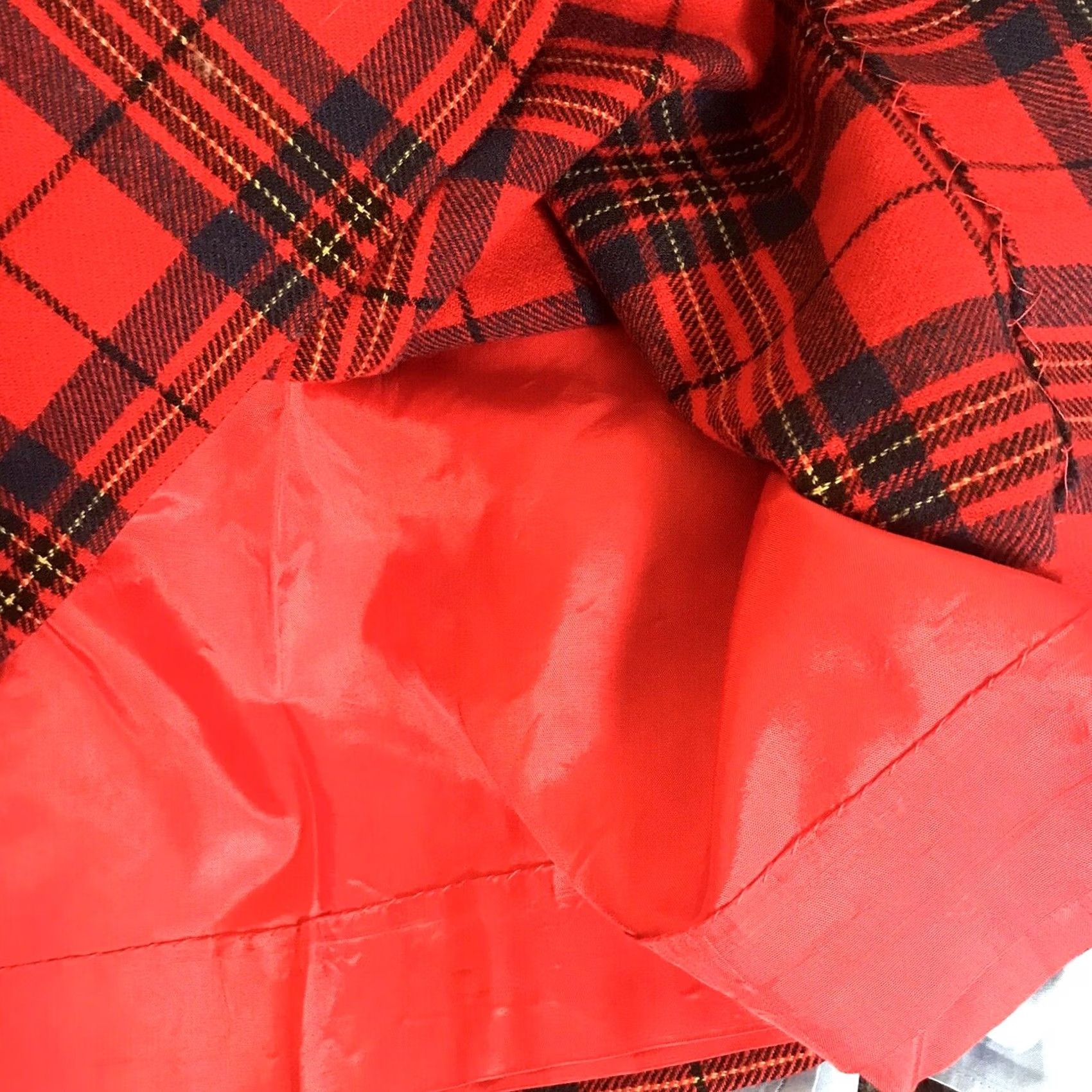 Pendleton VINTAGE Pendleton Wool Skirt Size 12 Red Leslie Tartan Plaid USA Made Women Knee Length A-Line Wool Lined Side Zip 29 Waist 25.5 Length Menus? Size 34" / US 12 / IT 48 - 6 Thumbnail