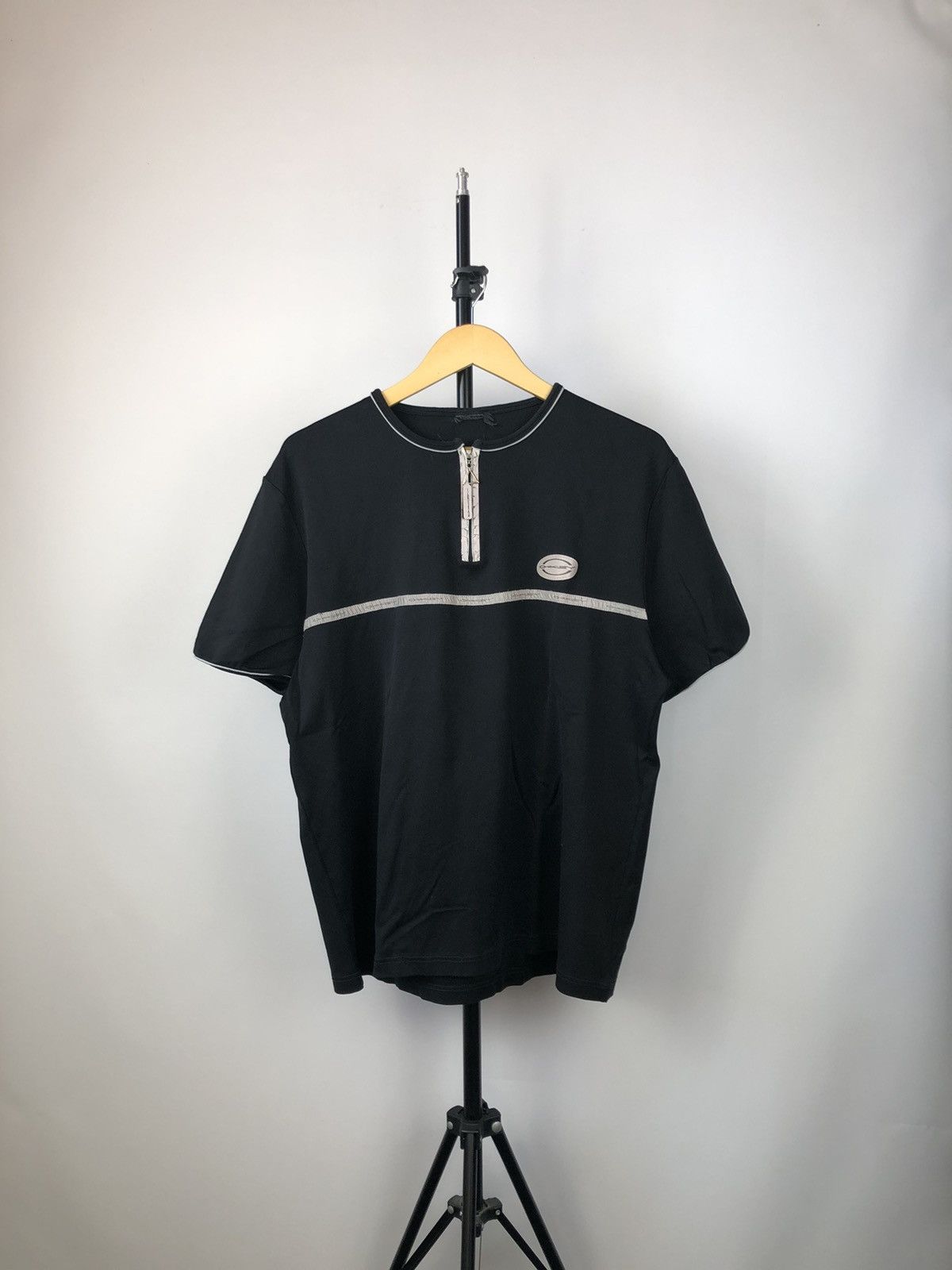 Oakley × Vintage Vintage 2000’s Oakley Rare reflective t shirt opium Y2K Size US L / EU 52-54 / 3 - 1 Thumbnail
