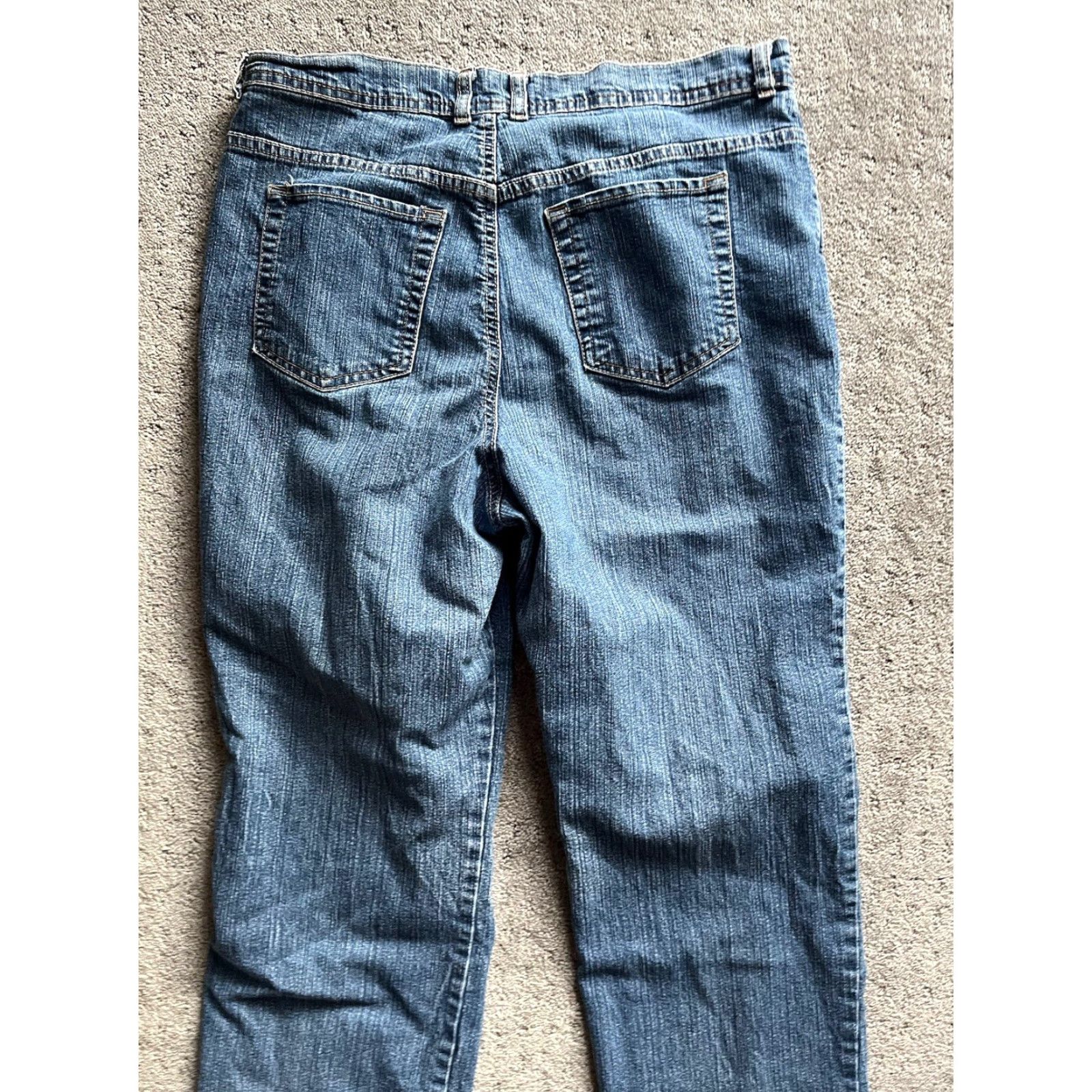 Gloria Vanderbilt Gloria Vanderbilt Jeans Women Size 12 Blue Straight Leg Amanda Medium Wash Jeans Regular 12 Blue Gloria Vanderbilt Amanda Women's Jeans 12 Size 34" / US 12 / IT 48 - 4 Thumbnail