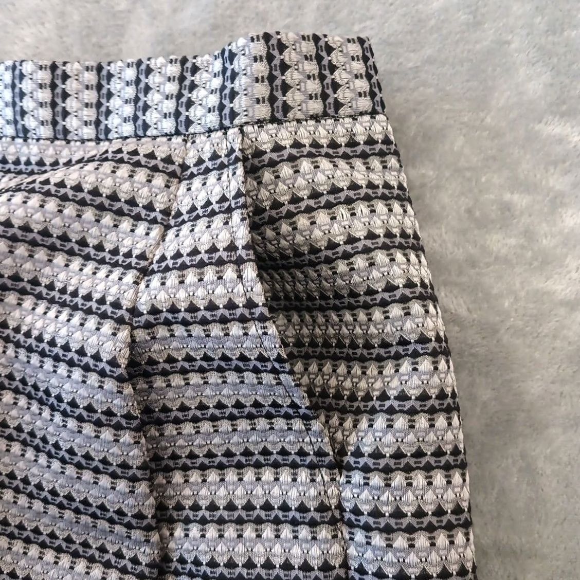 Bcbgmaxazria BCBGMAXAZRIA Skirt Short A-Line Gray Lined Pleated Wool Polyester Acrylic Zip Pocket Womens Size 2 Size 26" / US 2 / IT 38 - 5 Thumbnail