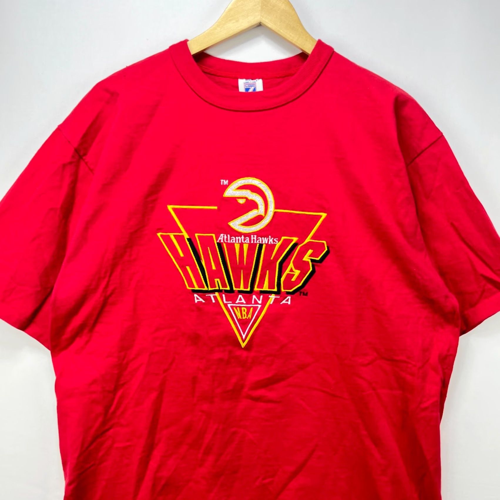 NBA VINTAGE NBA Atlanta Hawks Logo 7 T-Shirt XL Red SINGLE STITCH Men’s Shirt Size US XL / EU 56 / 4 - 2 Thumbnail