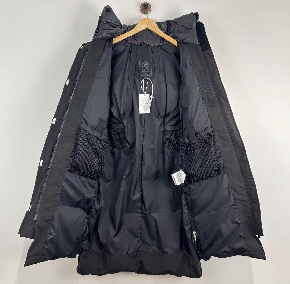 Canada Goose Canada Goose Mid-length Hooded Down Jacket J42 Size US S / EU 44-46 / 1 - 3 Thumbnail