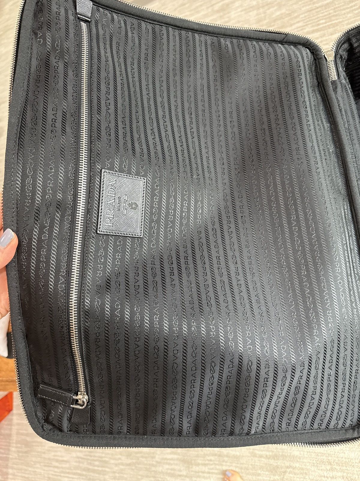 Prada Beautiful authentic travel luggage prada Size ONE SIZE - 4 Thumbnail