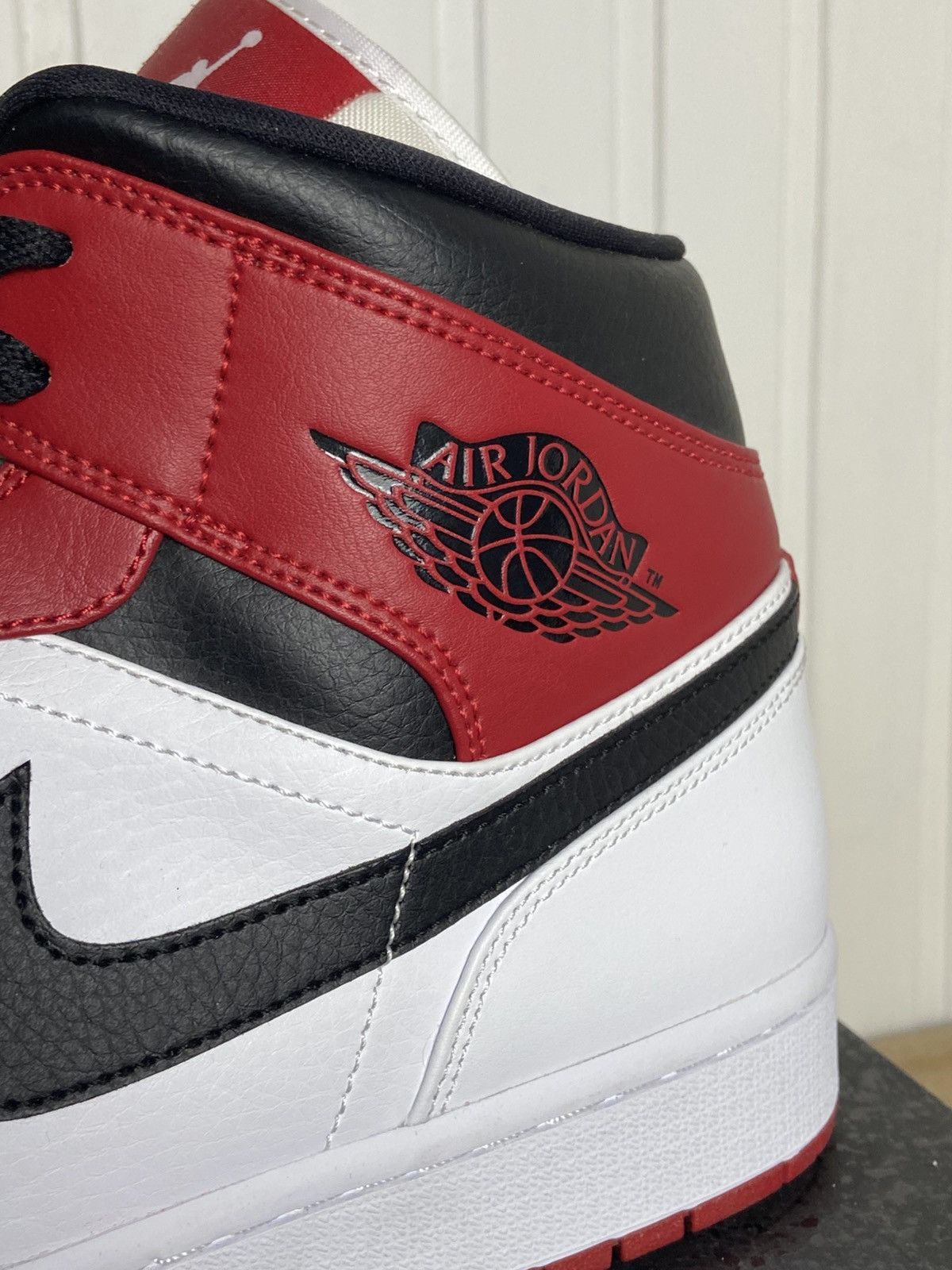 Jordan Brand New Jordan 1 Mid Chicago (2020) Size 15US Size US 15 / EU 48 - 2 Thumbnail
