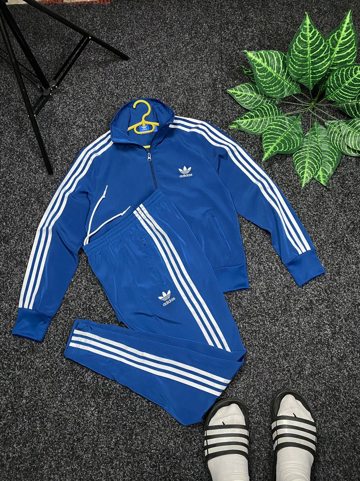 Adidas Women's tracksuit Adidas Essential y2k hype size s/M Size 34" / US 12 / IT 48 - 1 Thumbnail