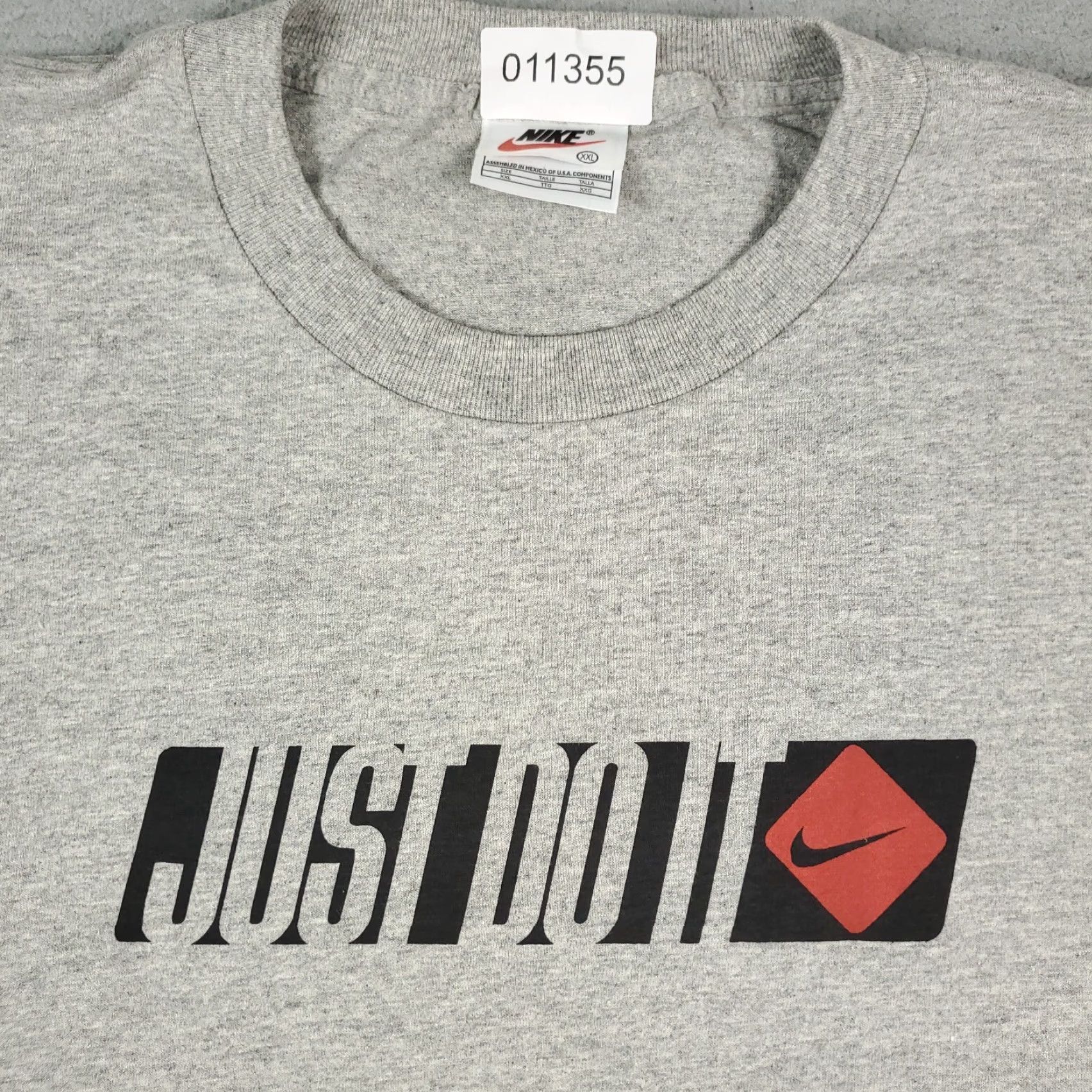 Nike VINTAGE Nike T-Shirt Short Sleeve Adult 2XL Gray Logo Crew Neck All Seasons Men Size US XXL / EU 58 / 5 - 2 Thumbnail