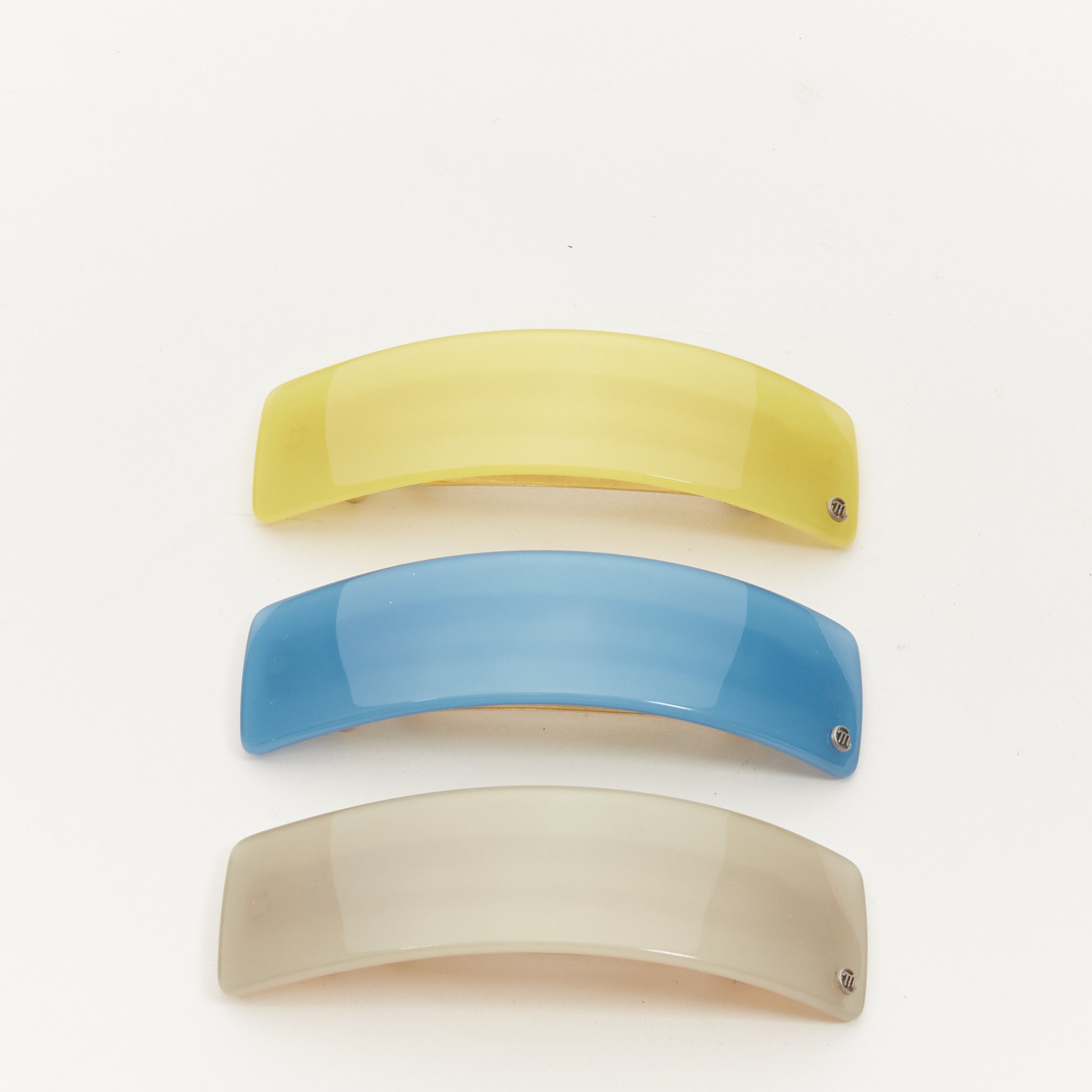 CHIC & MODE Alexandre Zouari color block shiny surface logo acrylic clips X3